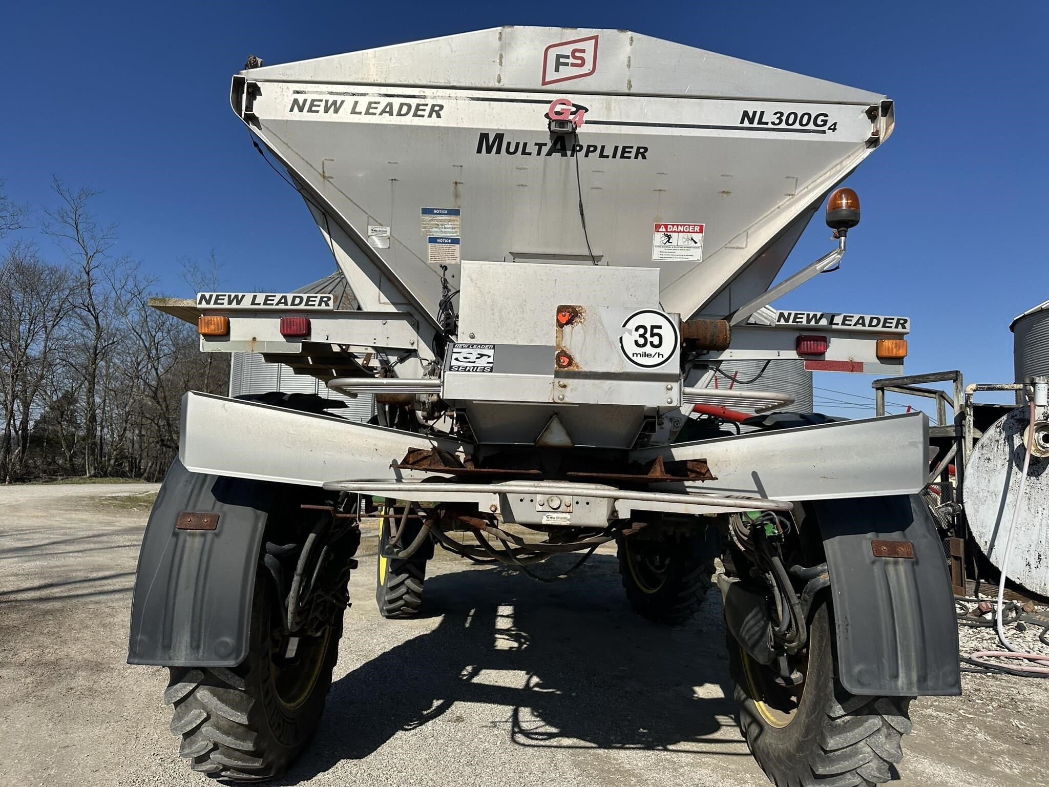 2016 John Deere R4045 Self-Propelled Sprayer