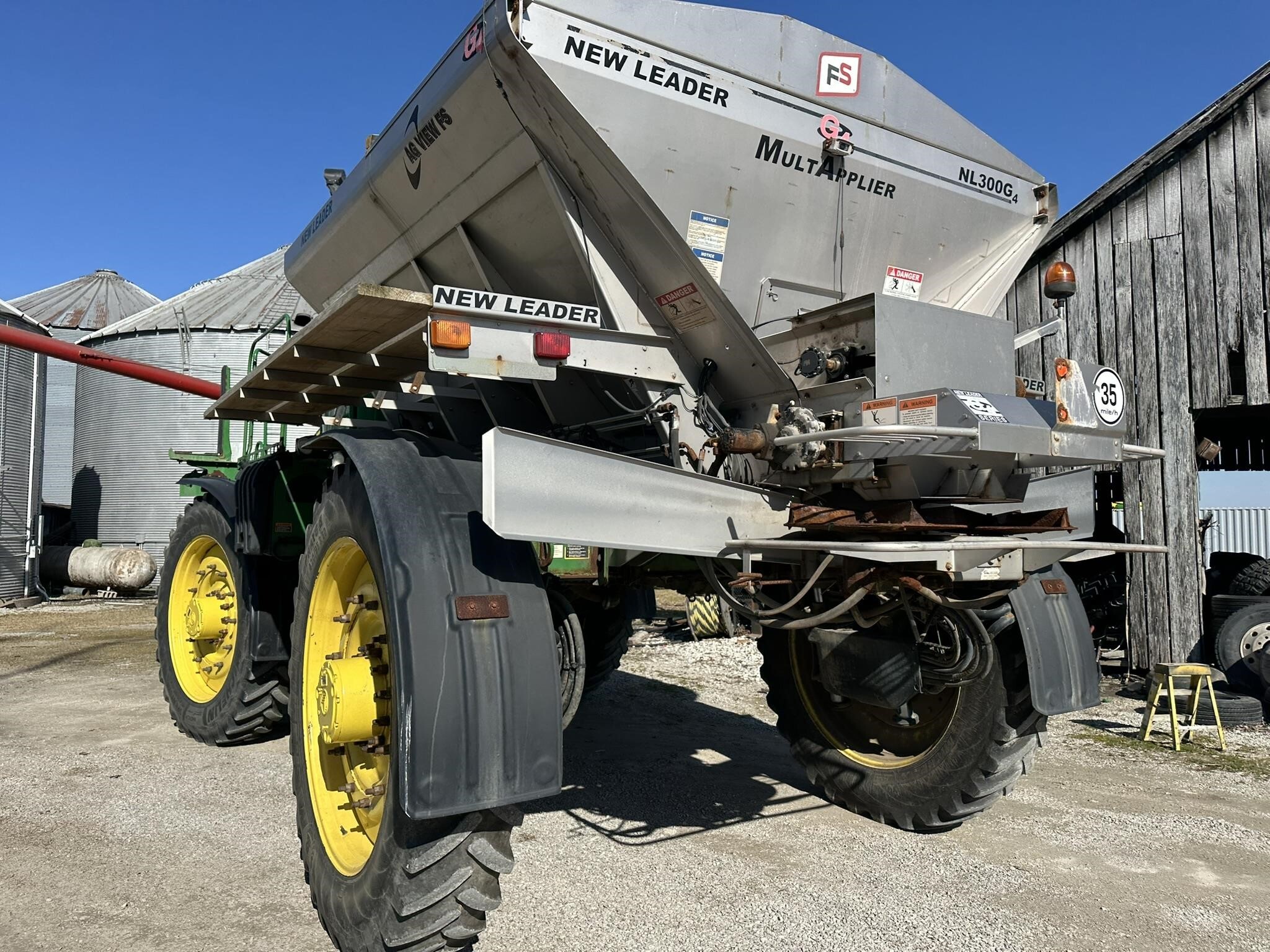 2016 John Deere R4045 Self-Propelled Sprayer