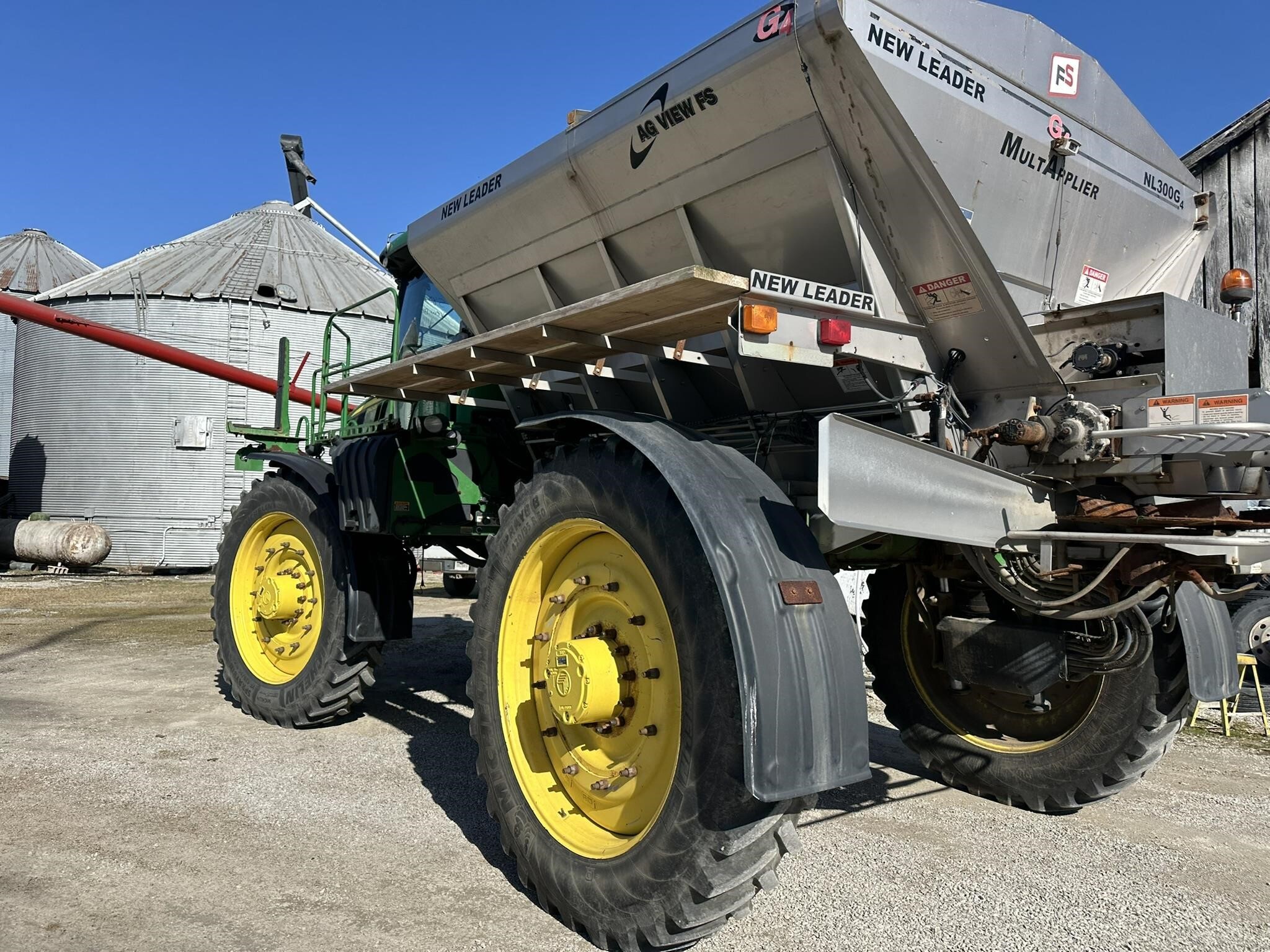 2016 John Deere R4045 Self-Propelled Sprayer