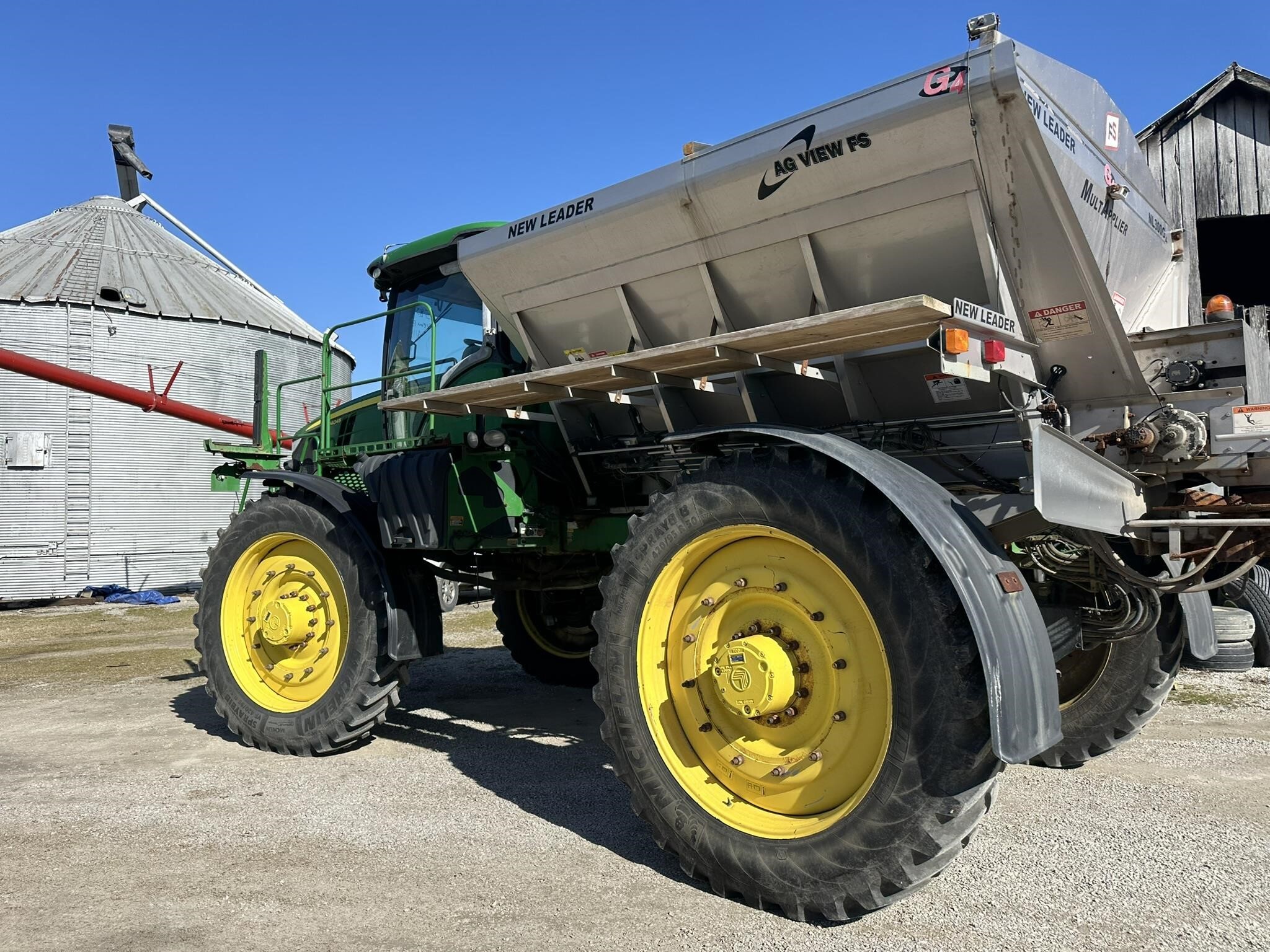 2016 John Deere R4045 Self-Propelled Sprayer