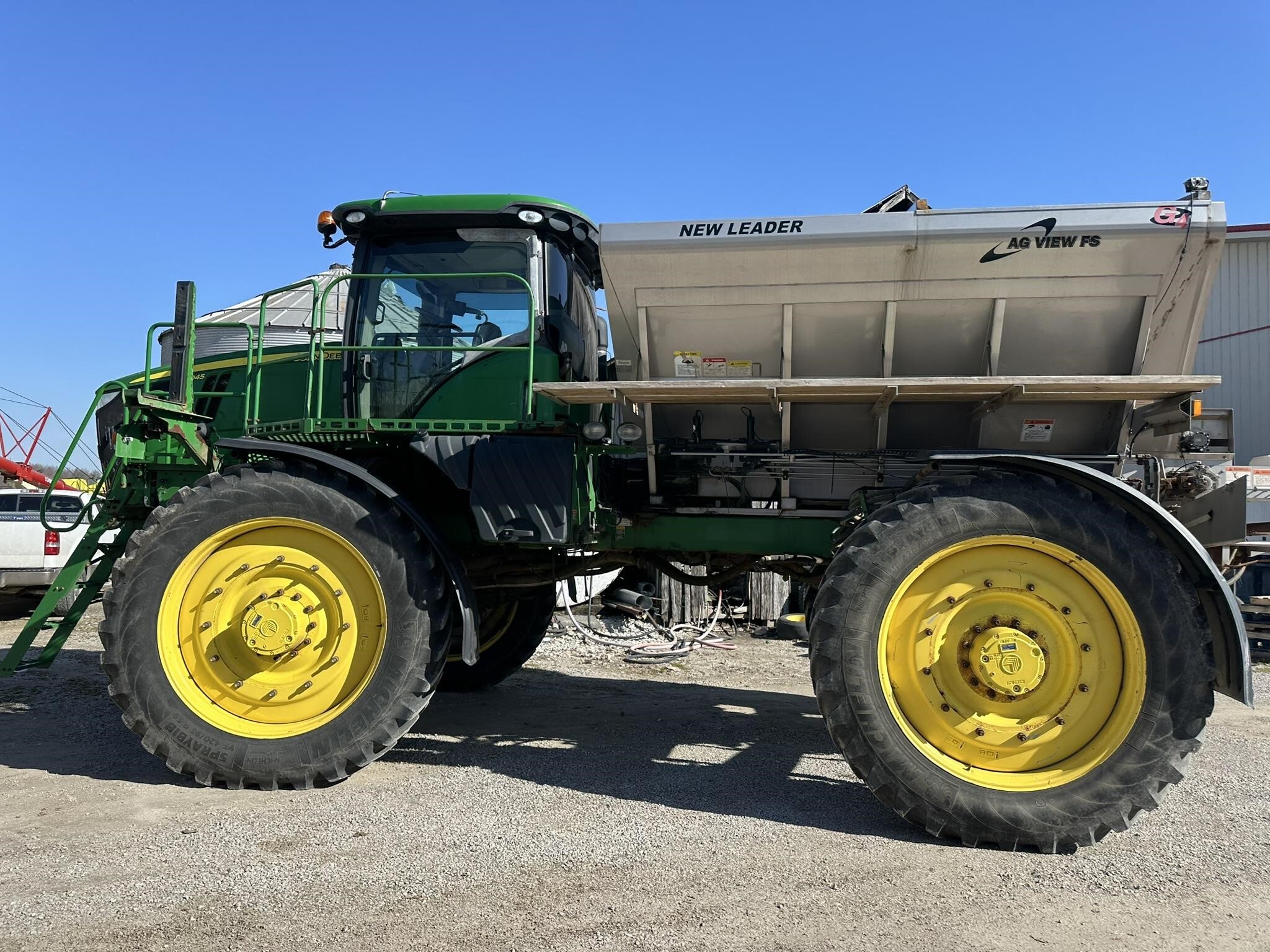 2016 John Deere R4045 Self-Propelled Sprayer
