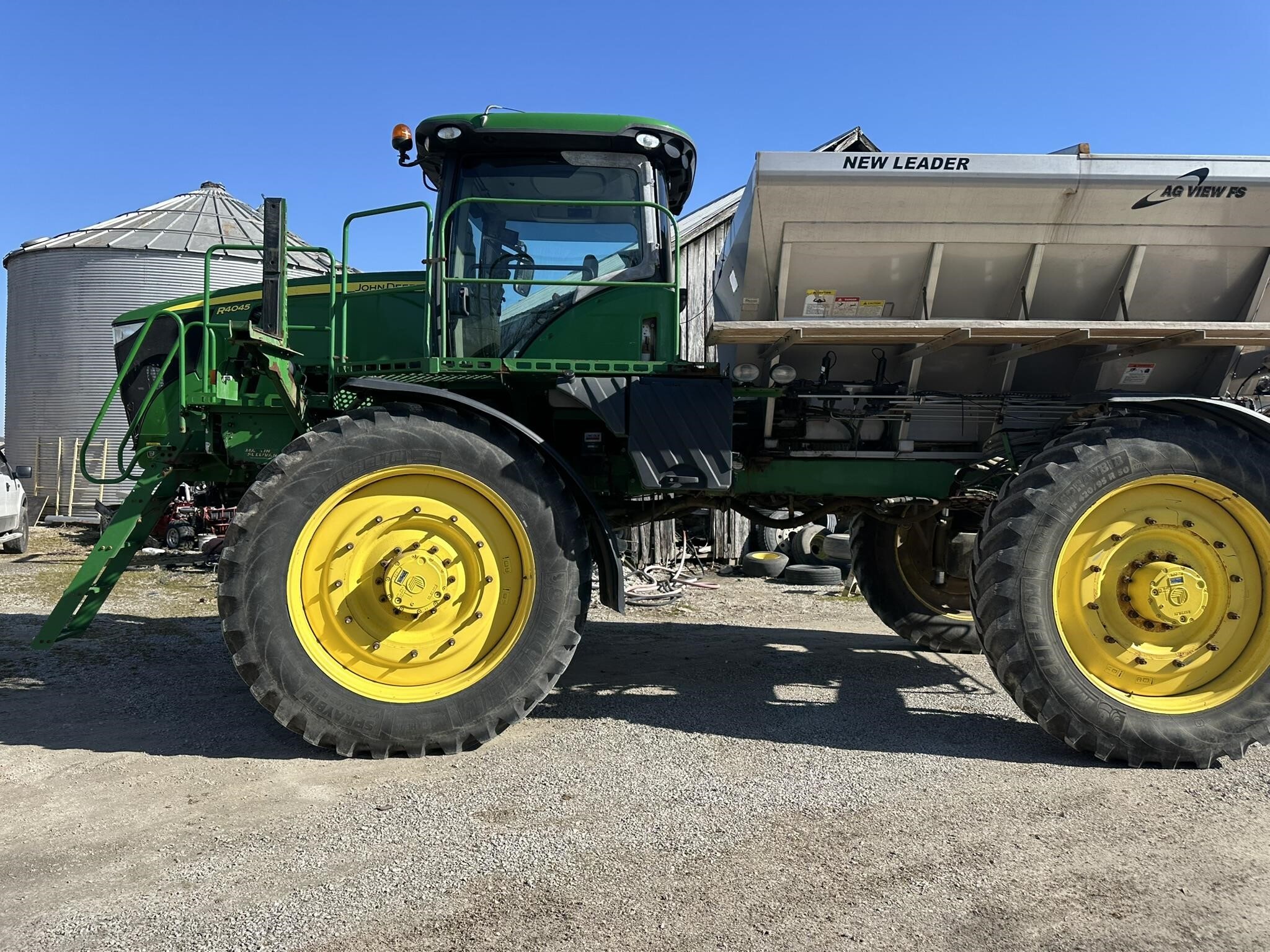 2016 John Deere R4045 Self-Propelled Sprayer
