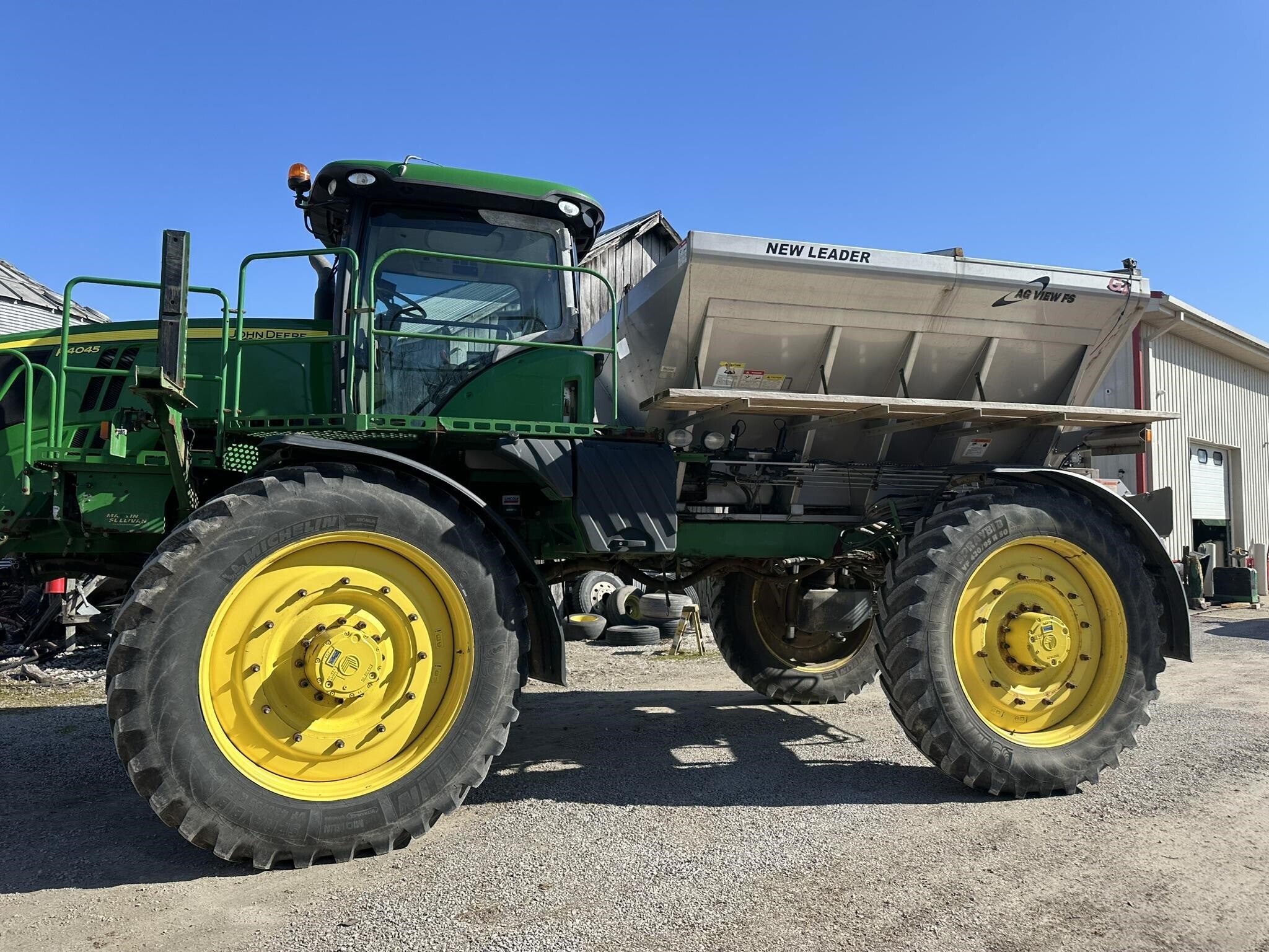 2016 John Deere R4045 Self-Propelled Sprayer