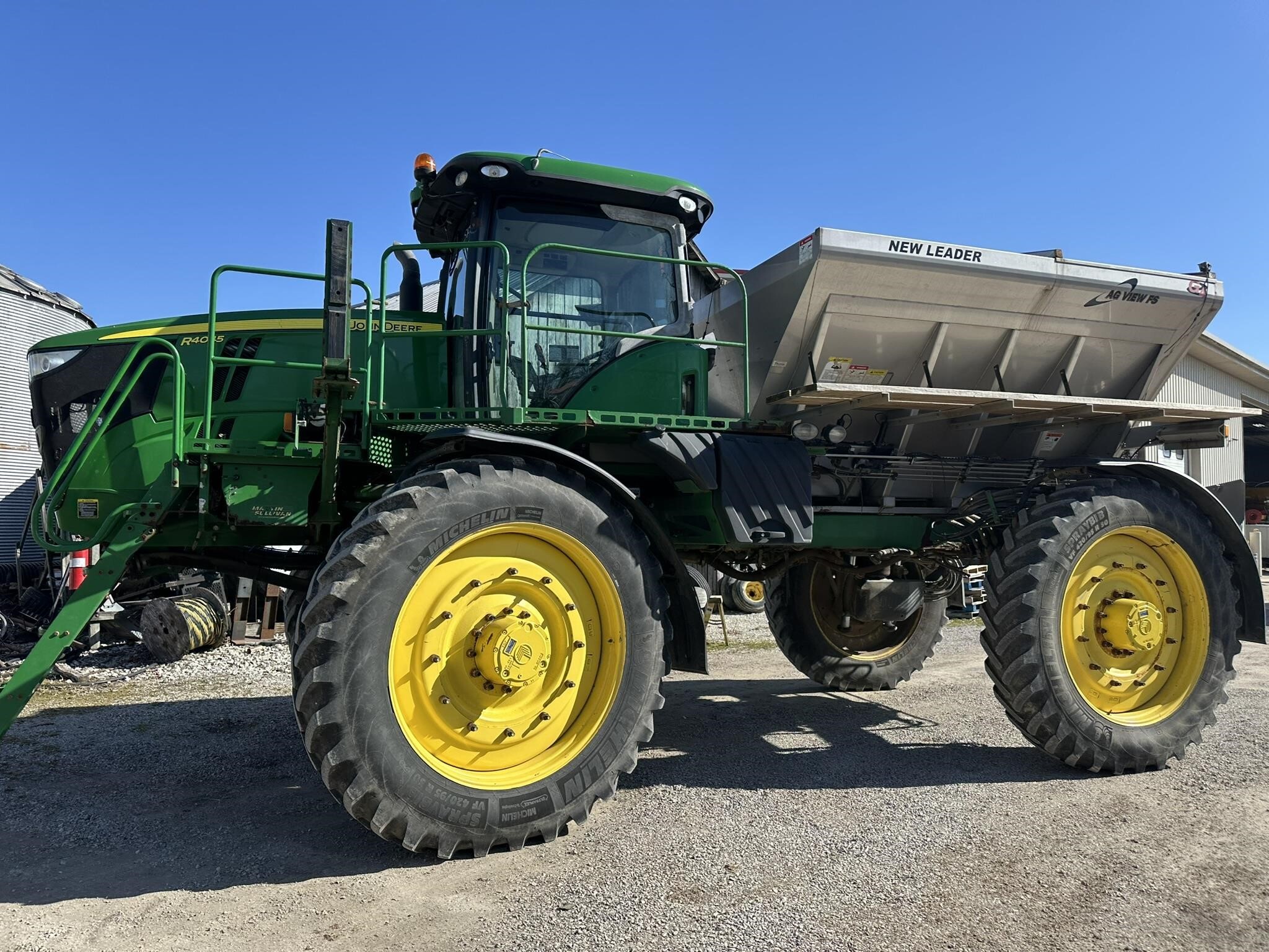 2016 John Deere R4045 Self-Propelled Sprayer