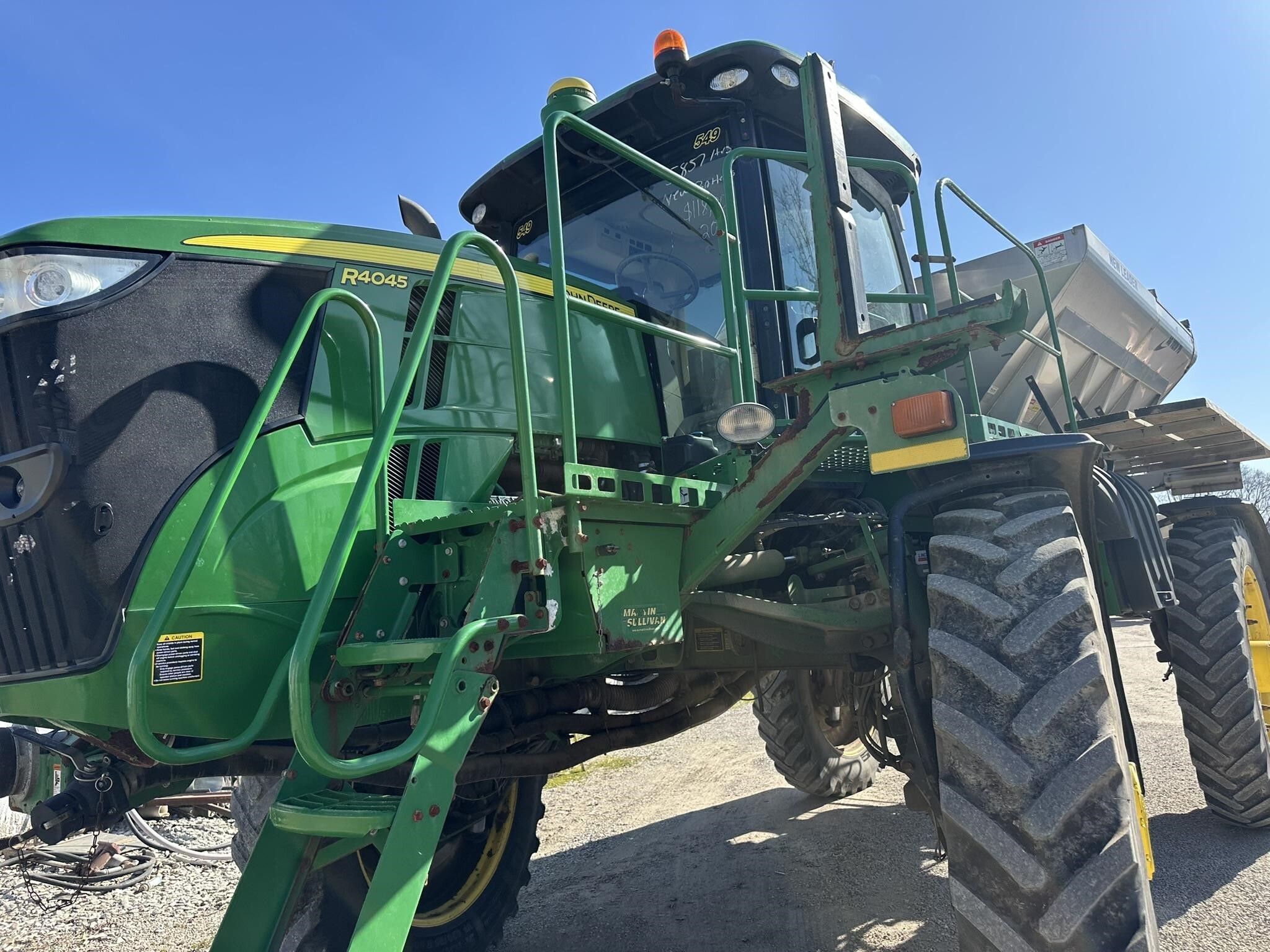 2016 John Deere R4045 Self-Propelled Sprayer