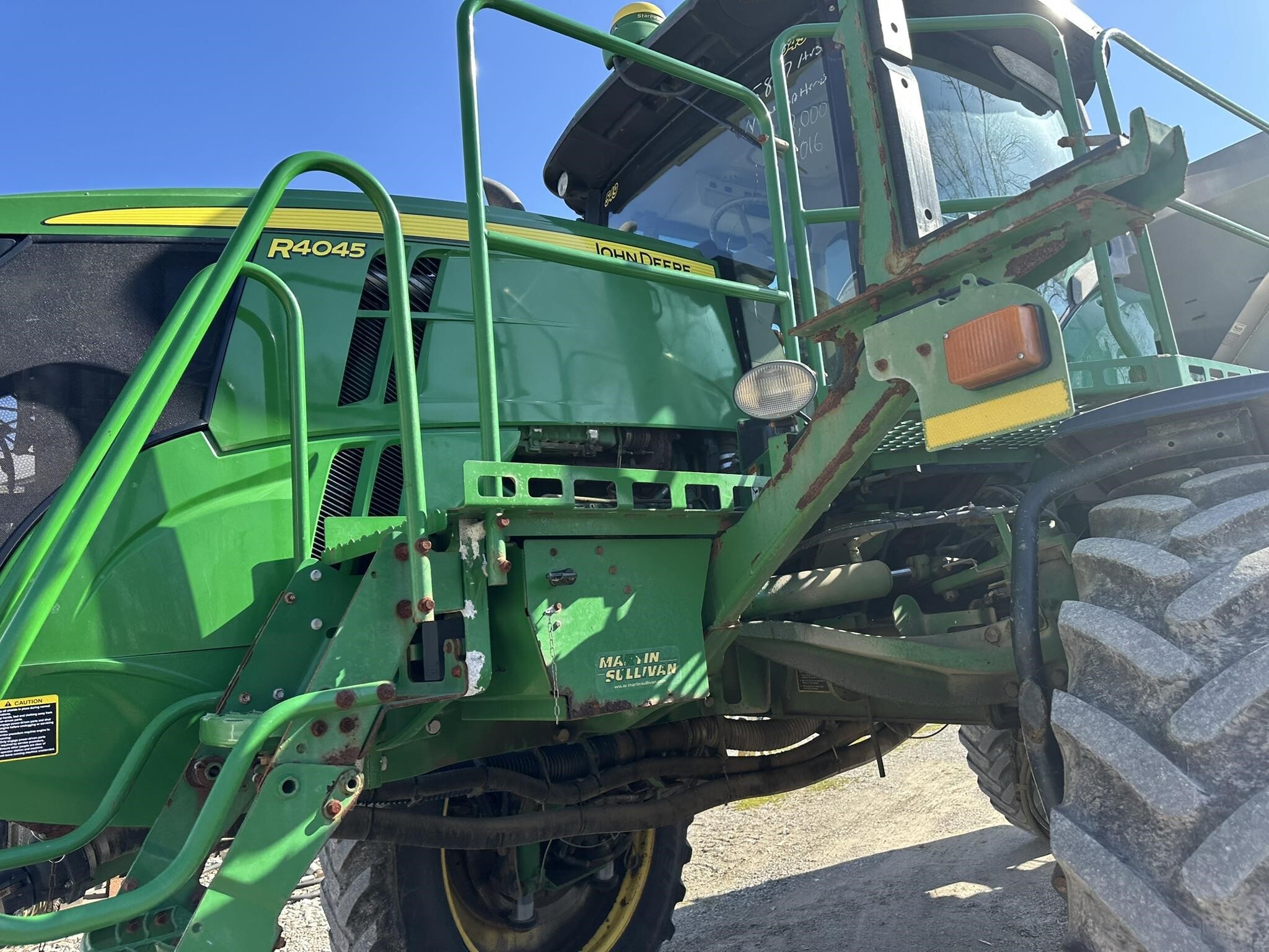 2016 John Deere R4045 Self-Propelled Sprayer