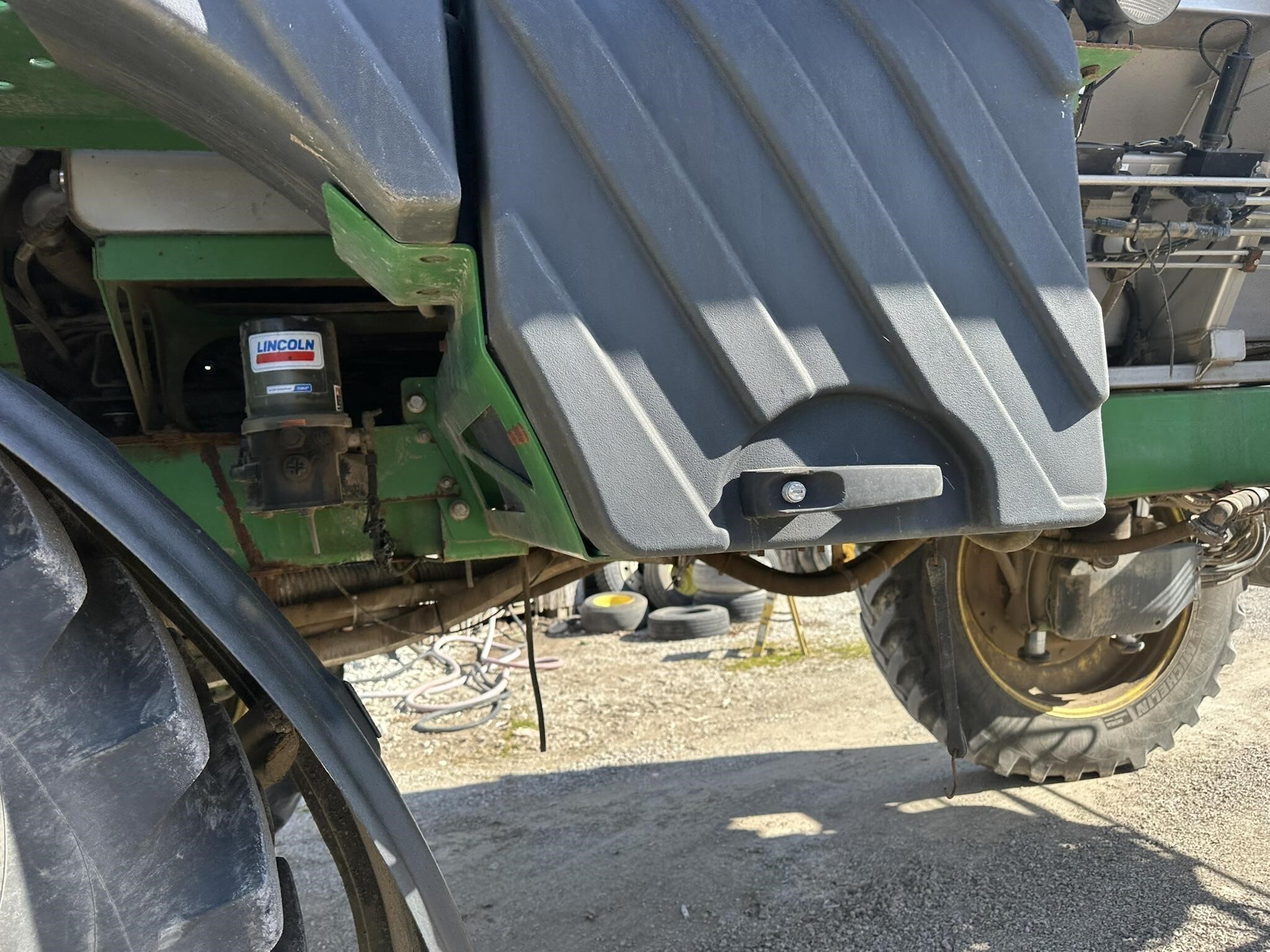 2016 John Deere R4045 Self-Propelled Sprayer