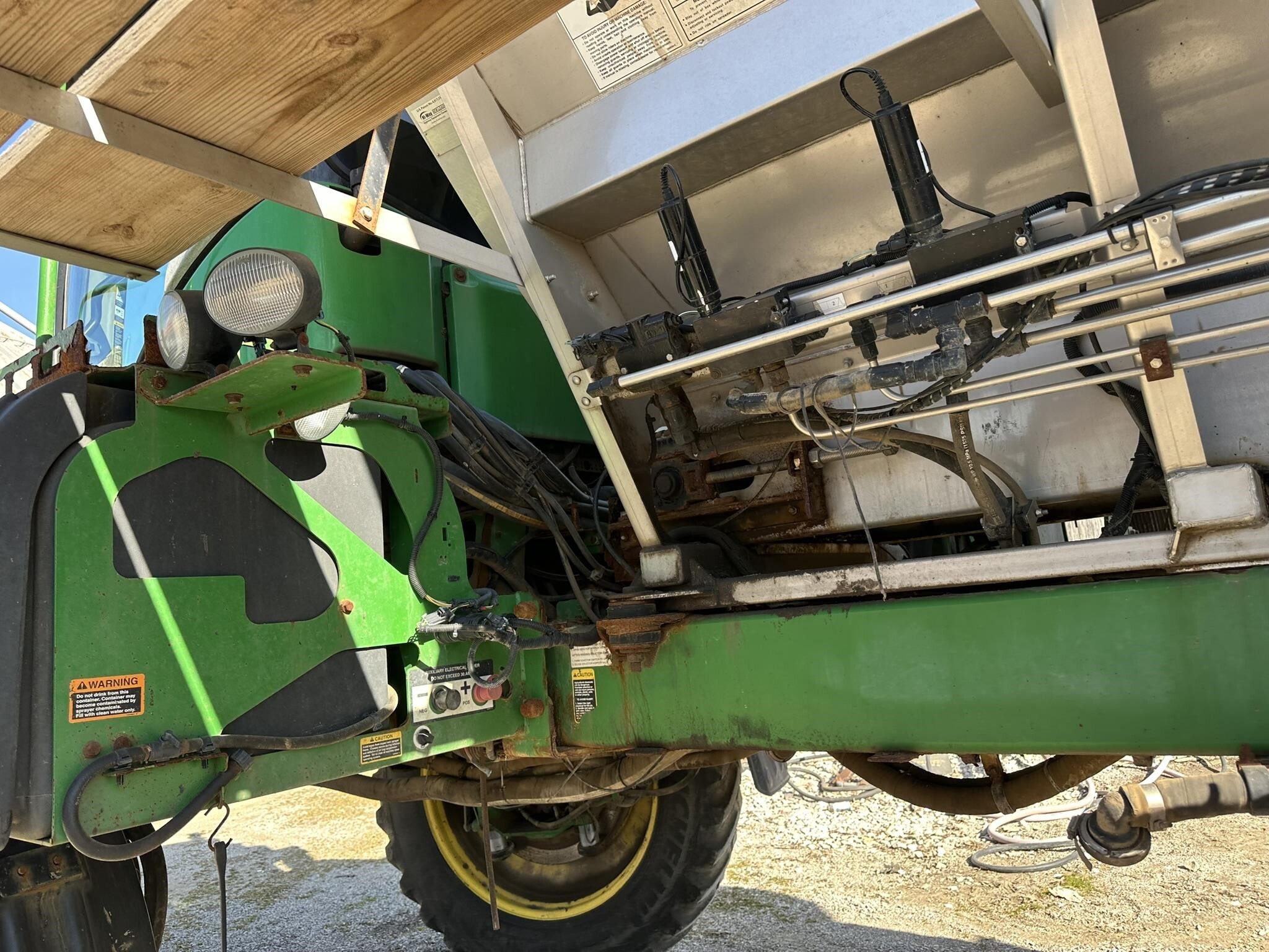 2016 John Deere R4045 Self-Propelled Sprayer