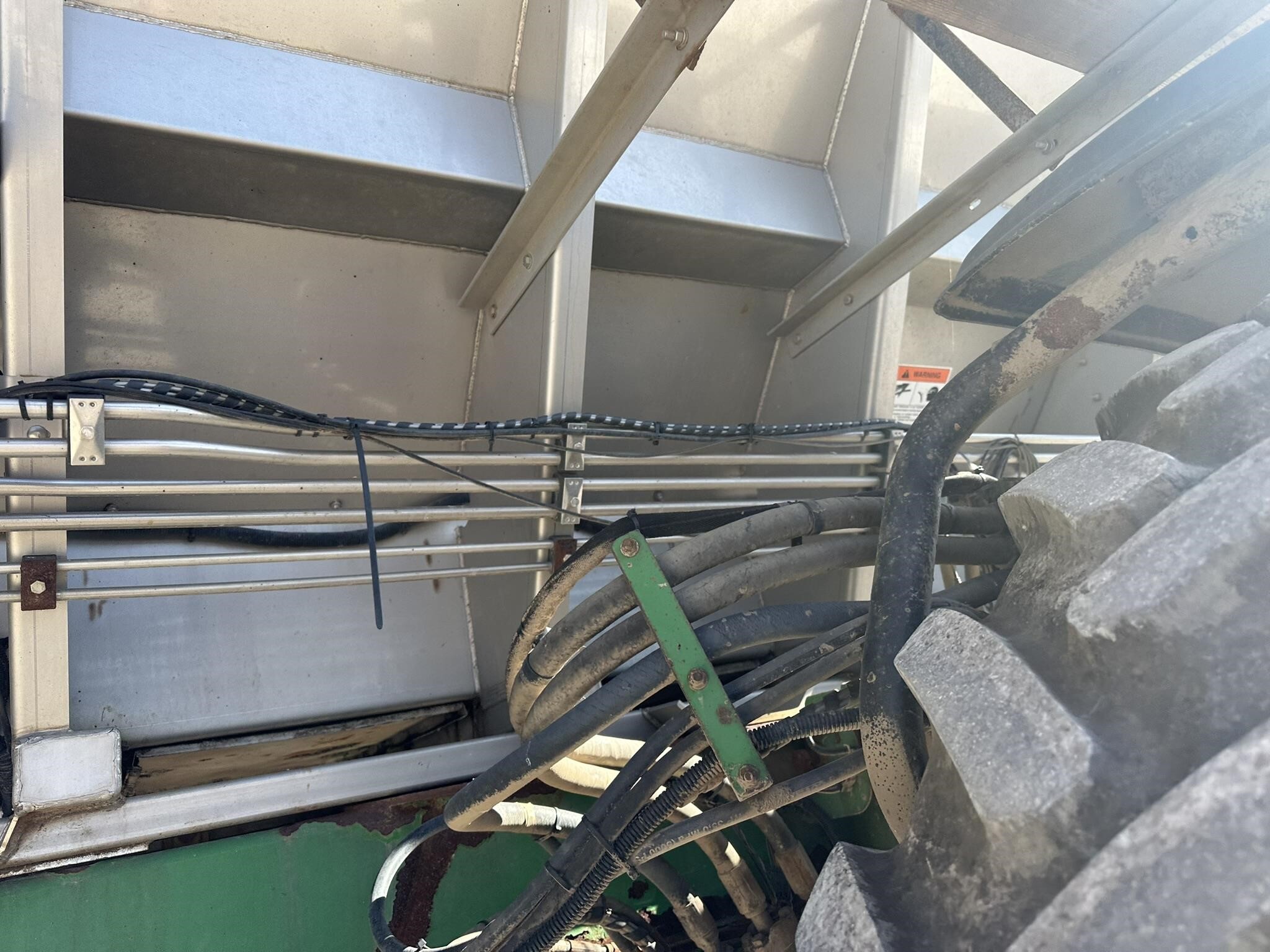 2016 John Deere R4045 Self-Propelled Sprayer