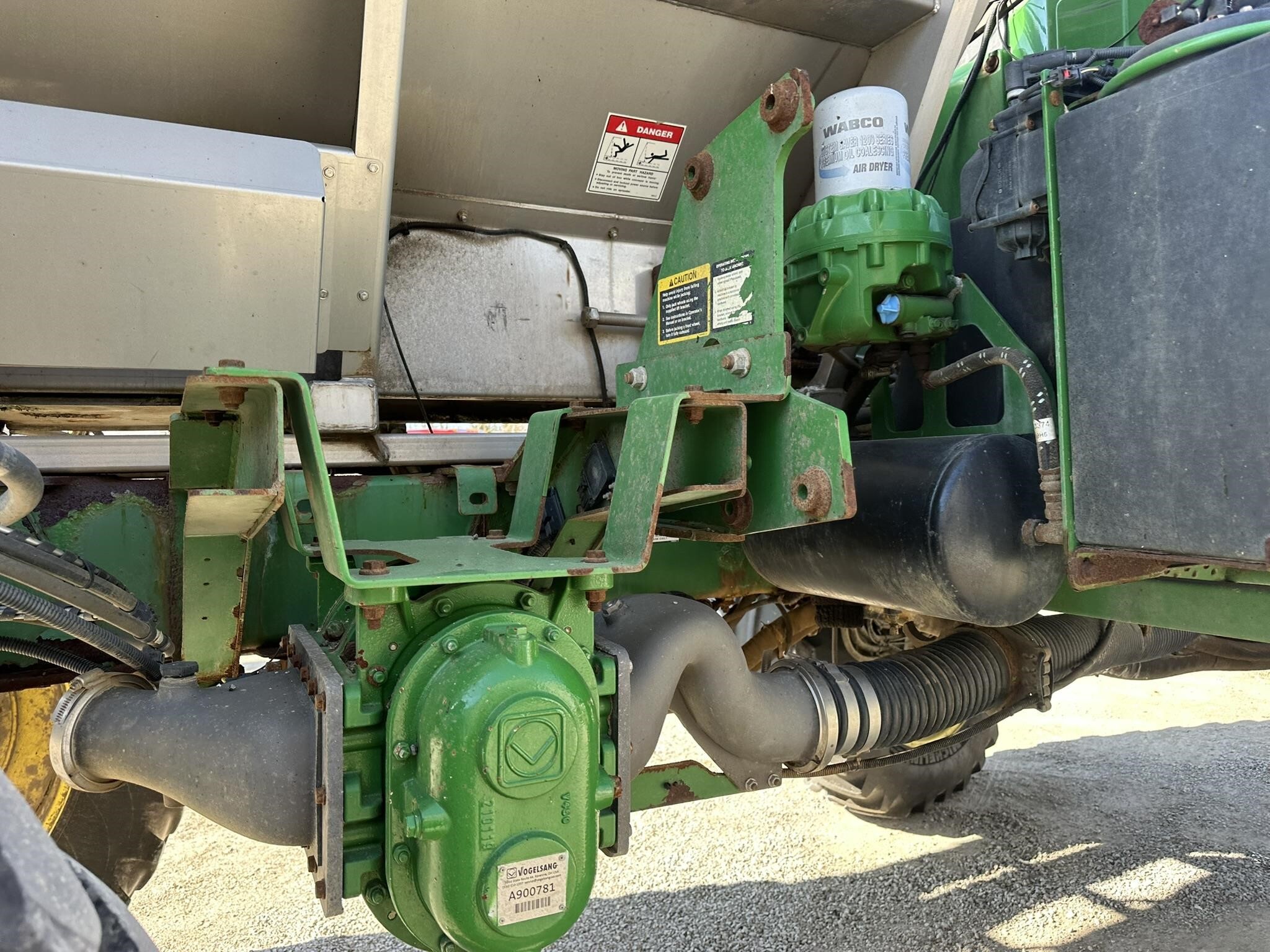 2016 John Deere R4045 Self-Propelled Sprayer