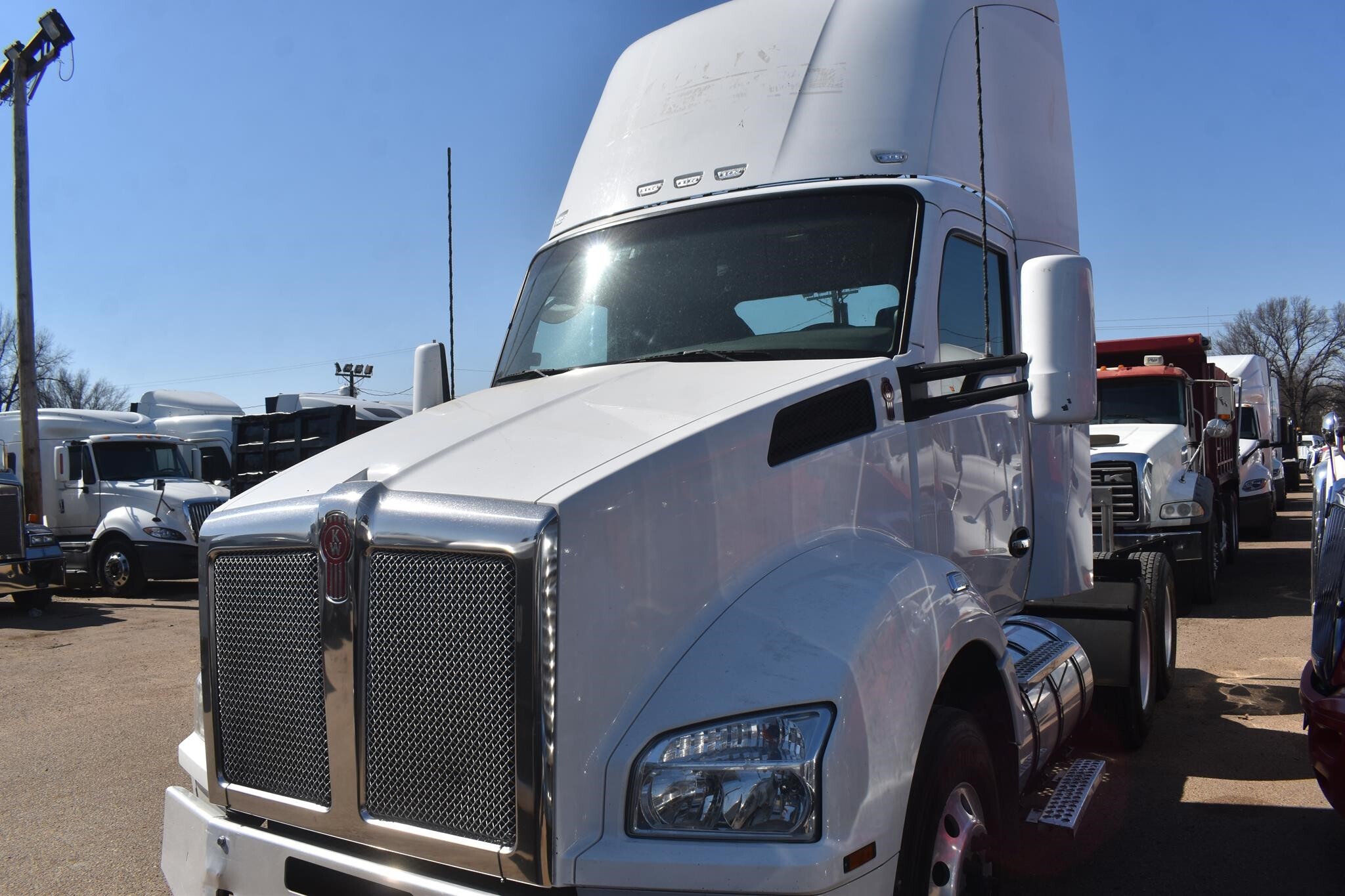 2019 Kenworth T880 Semi Trucks/Trailer