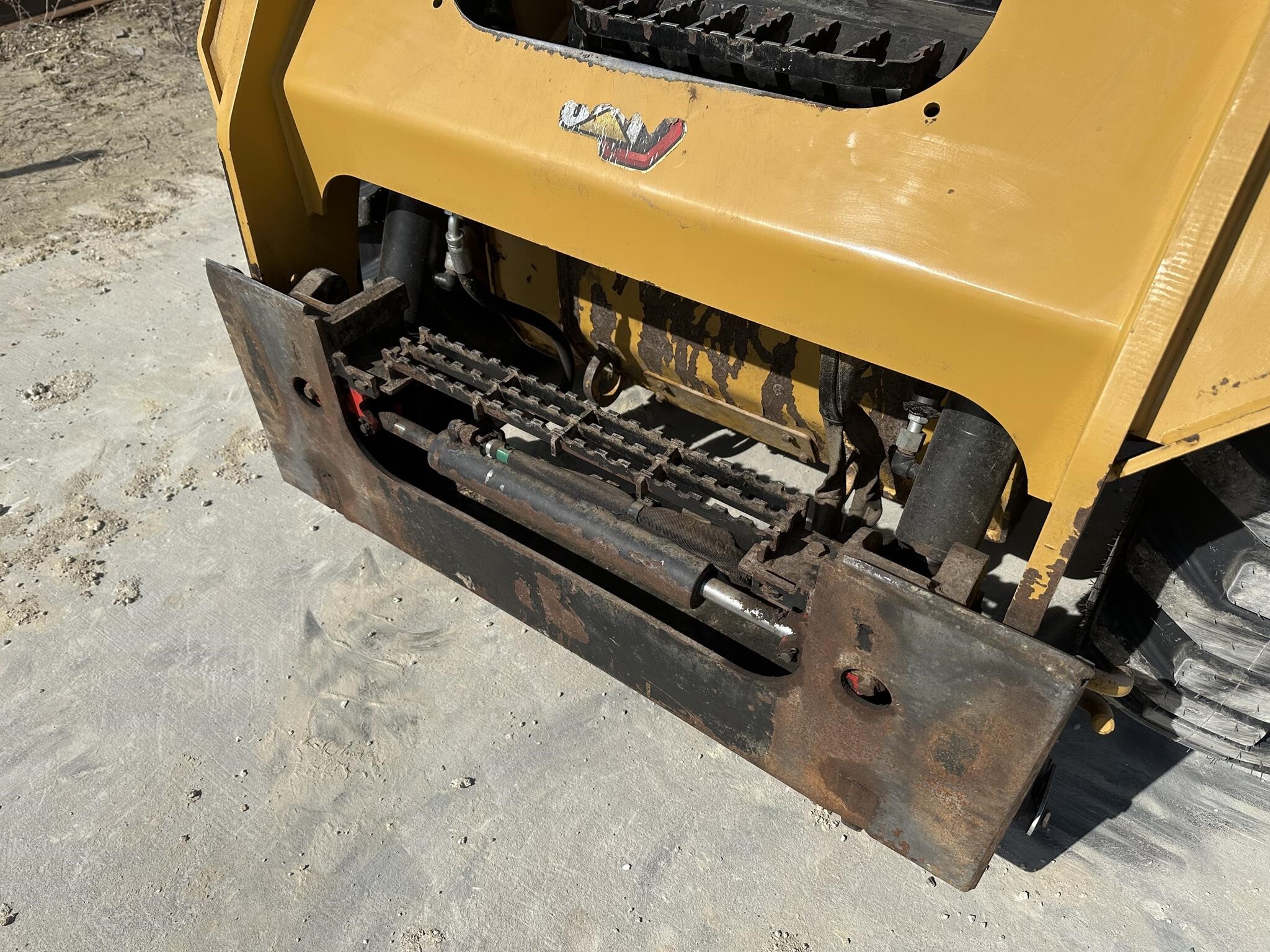 2023 Caterpillar 236D3 Skid Steer