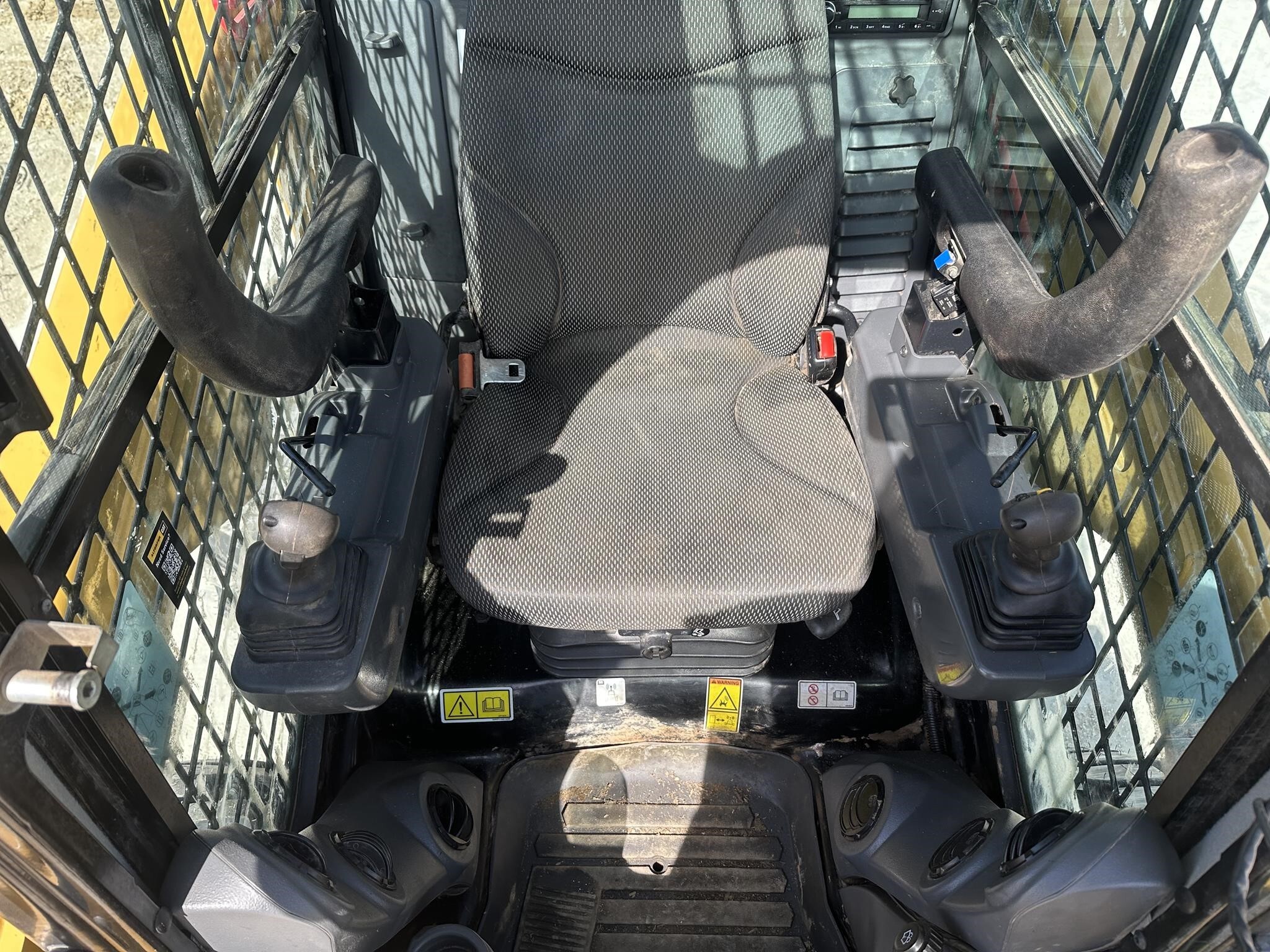 2023 Caterpillar 236D3 Skid Steer