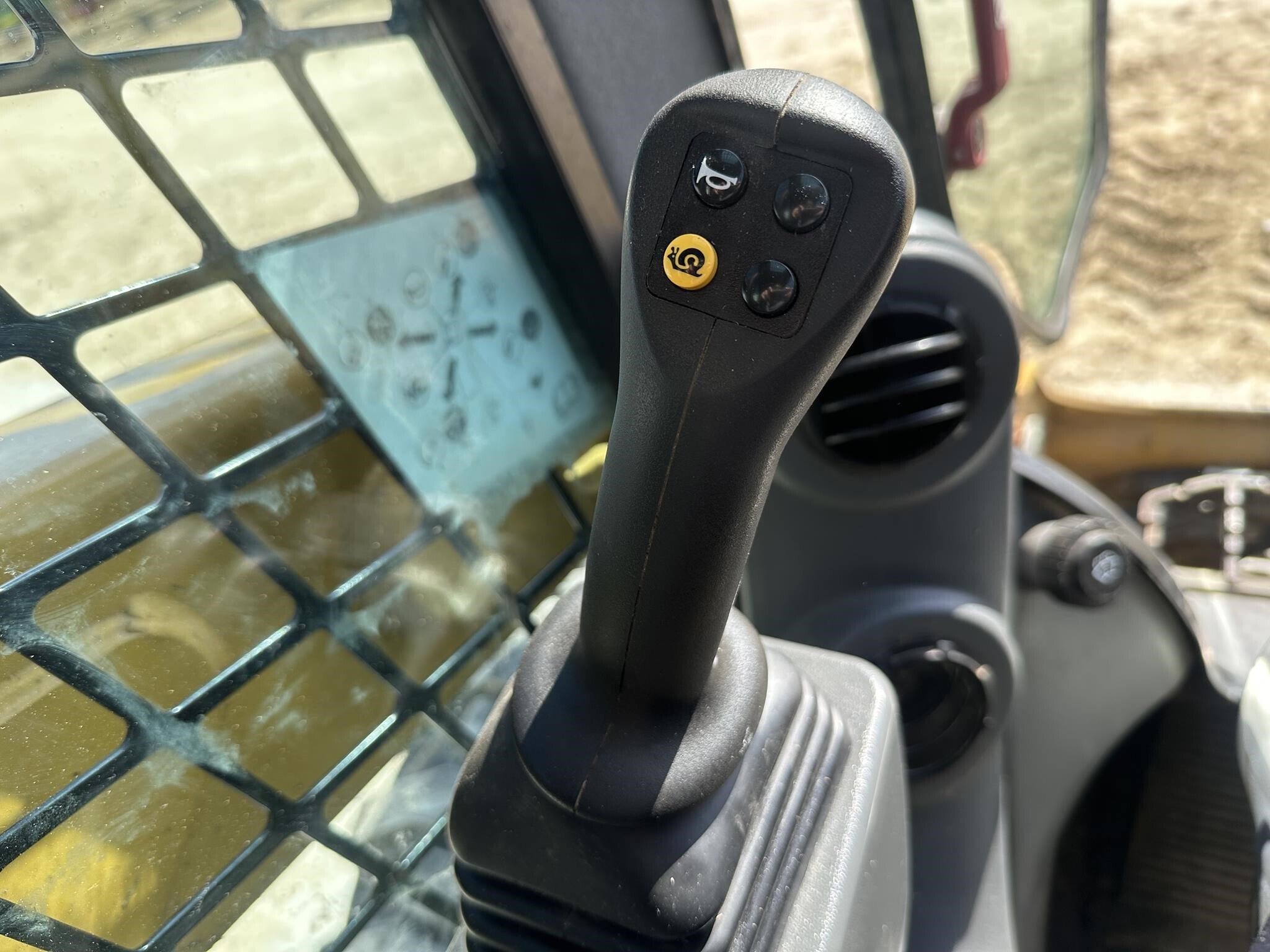 2023 Caterpillar 236D3 Skid Steer