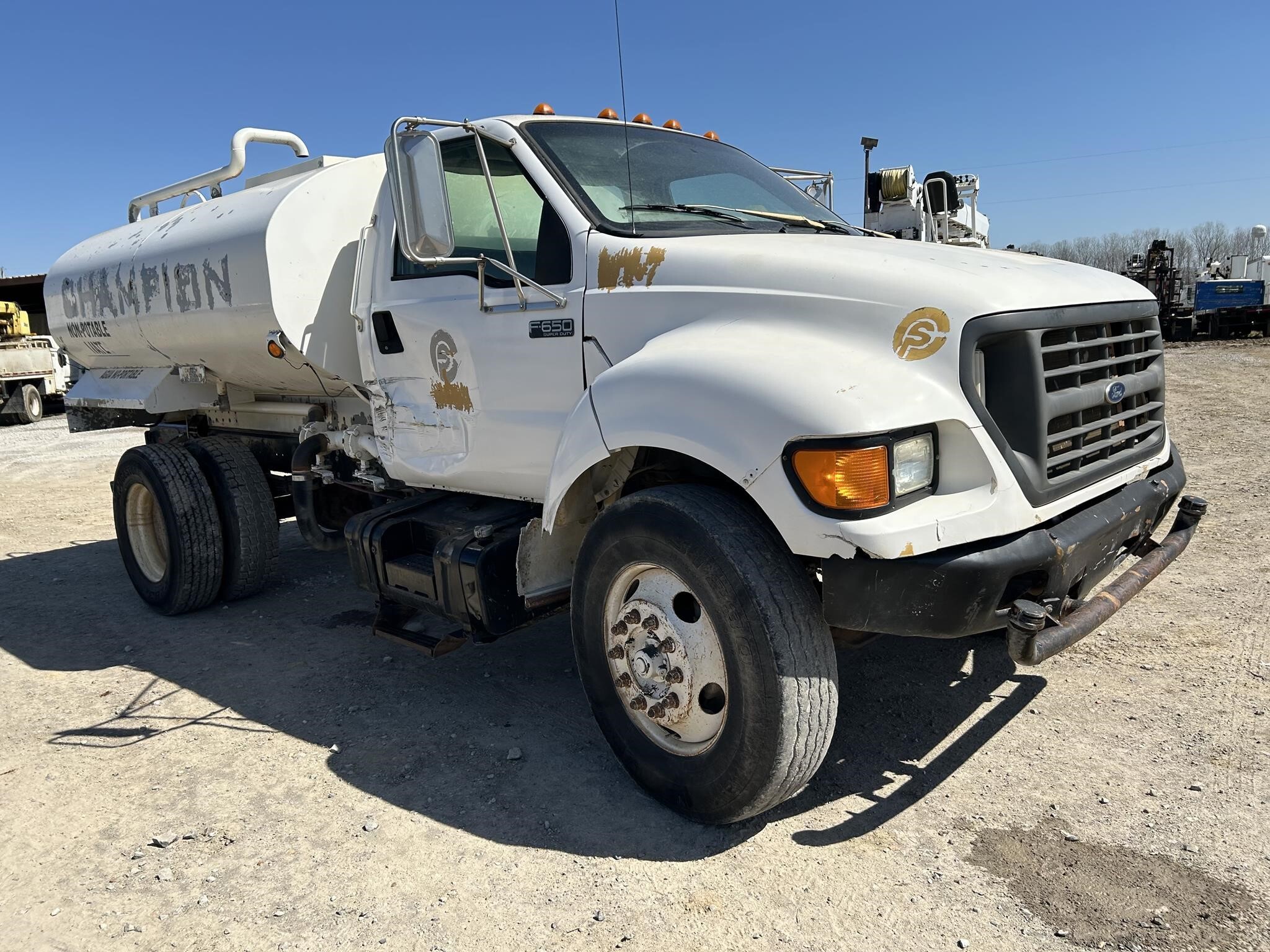 2003 Ford F-650 Pickup