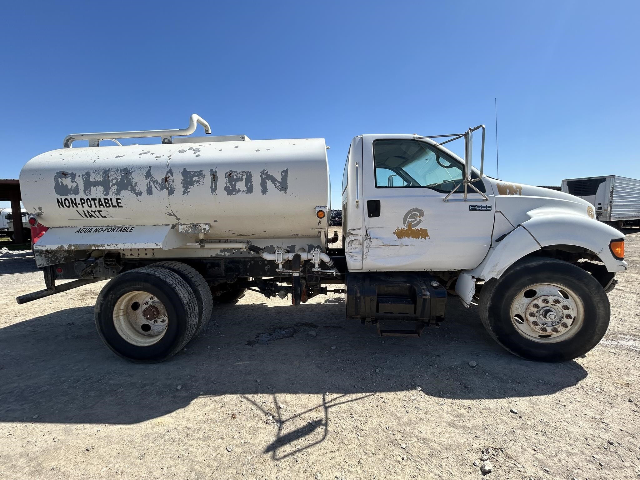 2003 Ford F-650 Pickup
