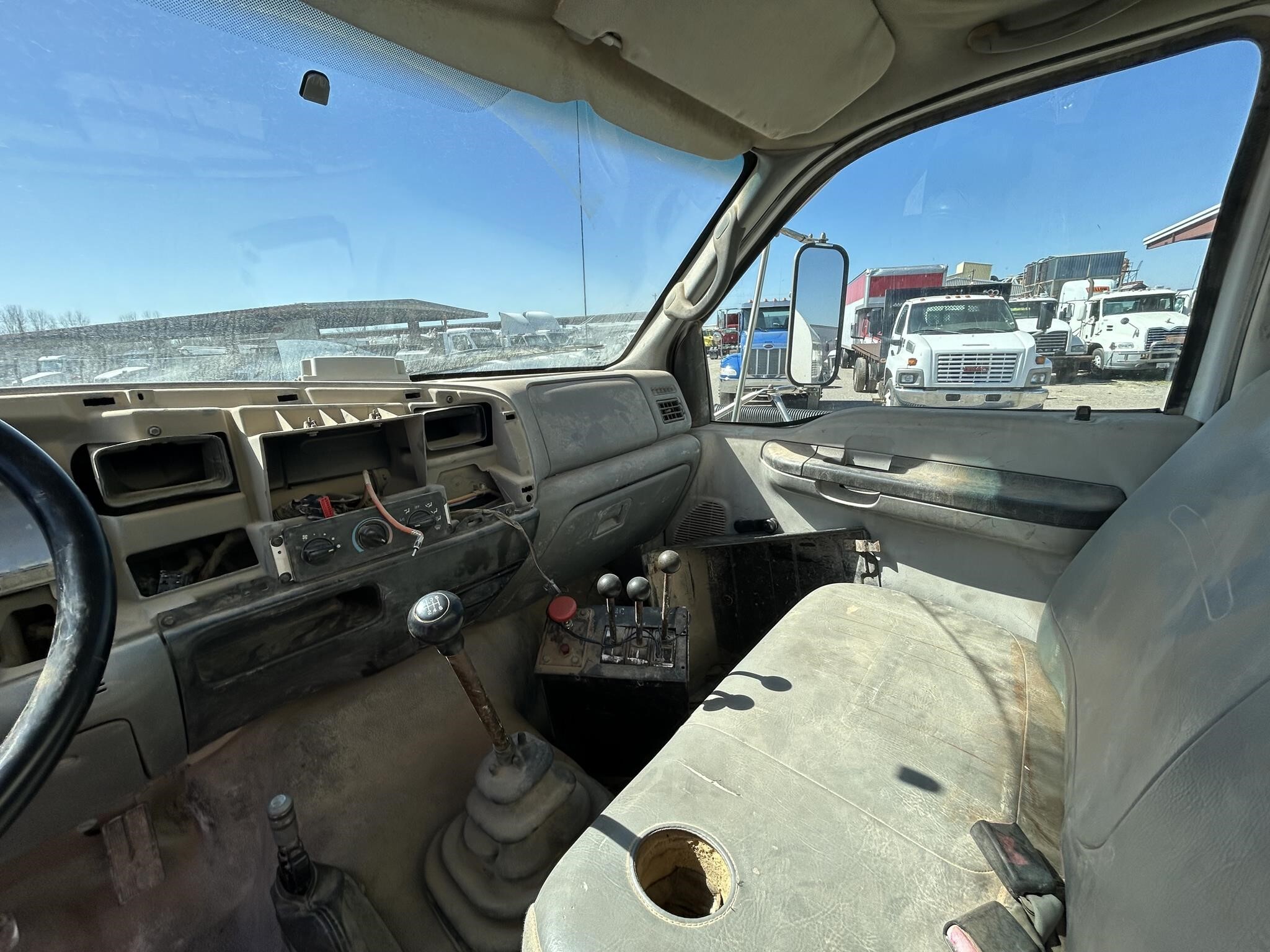 2003 Ford F-650 Pickup