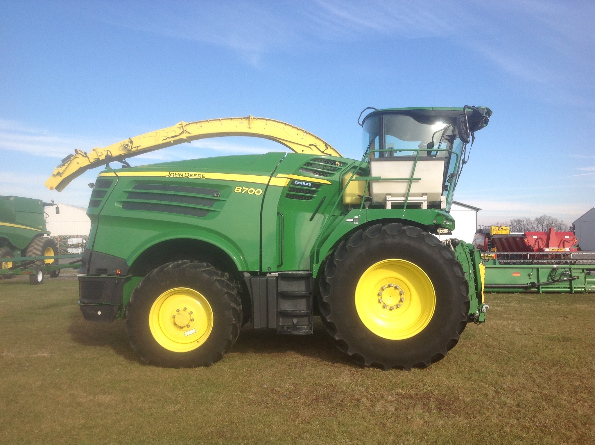 2016 John Deere 8700 Self-Propelled Forage Harvester
