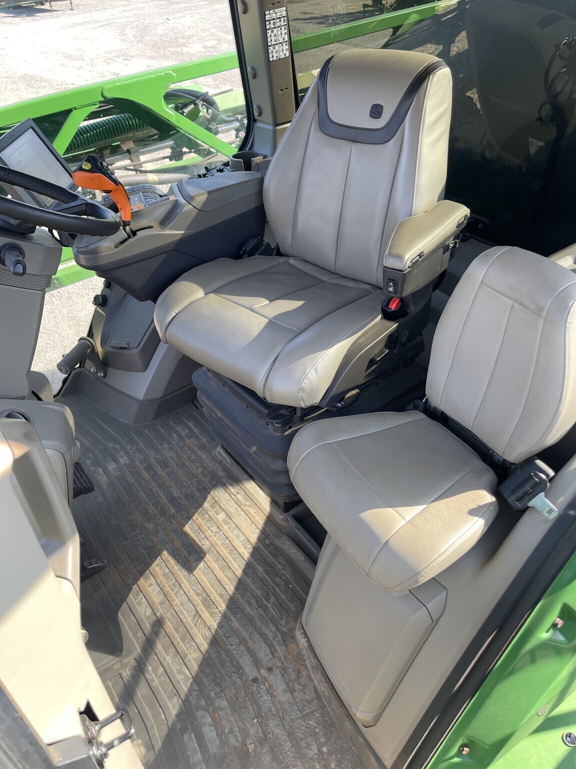 2022 John Deere 410R Self-Propelled Sprayer