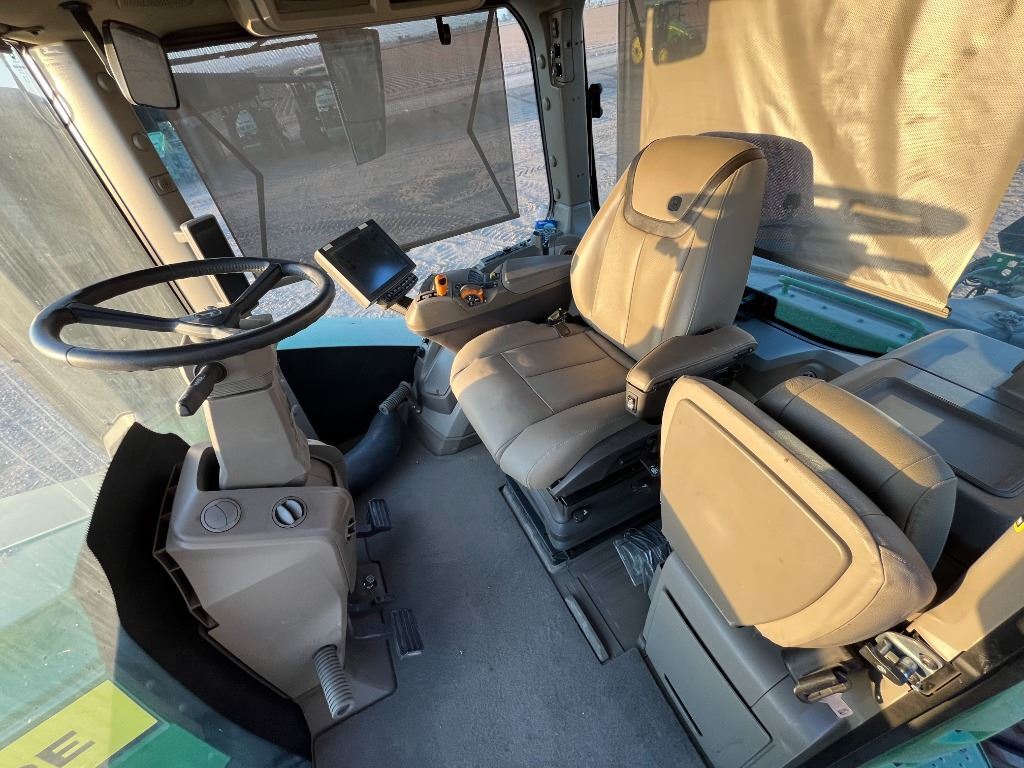 2022 John Deere 9RX 640 Tractor