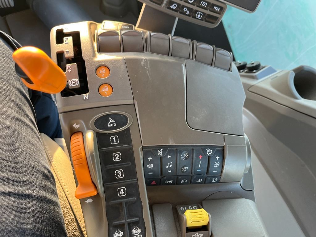 2022 John Deere 9RX 640 Tractor