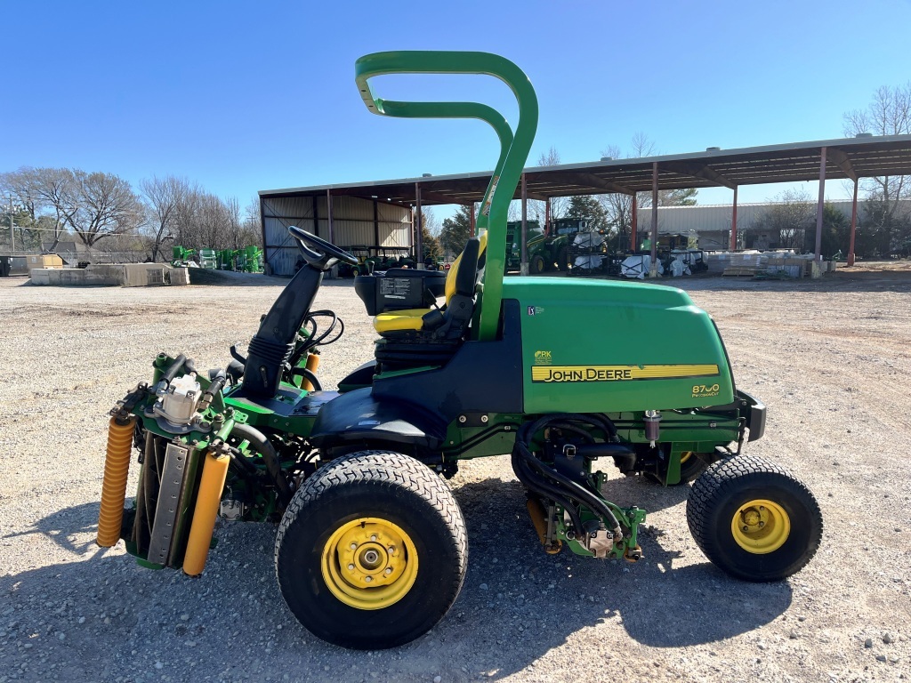 2012 John Deere 8700 Lawn Mower