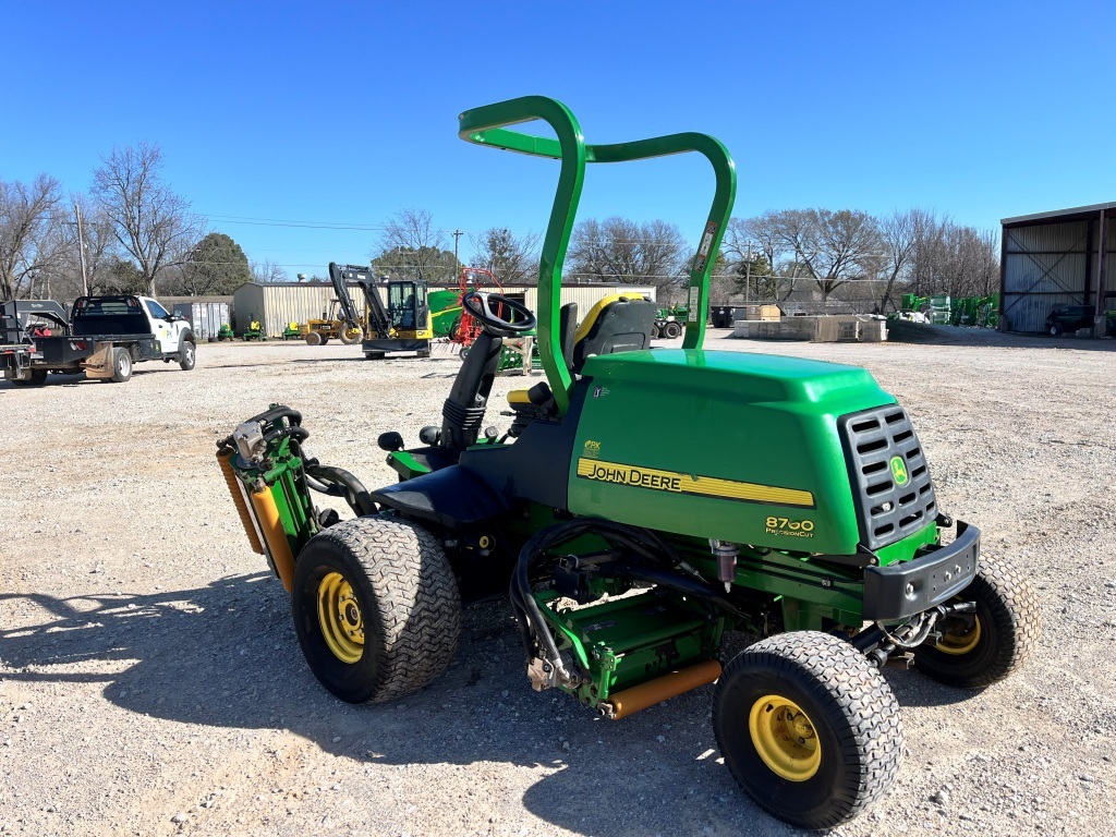 2012 John Deere 8700 Lawn Mower