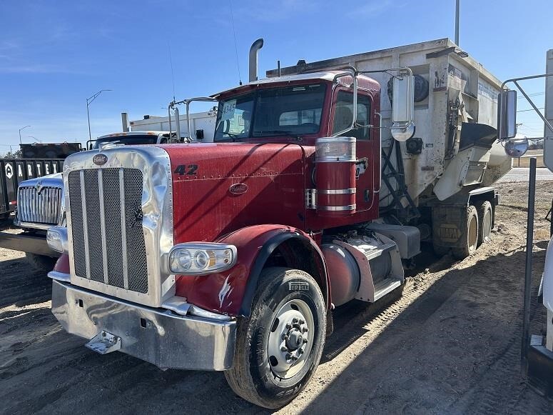 2020 Roto Mix 920-18 Grinders and Mixer