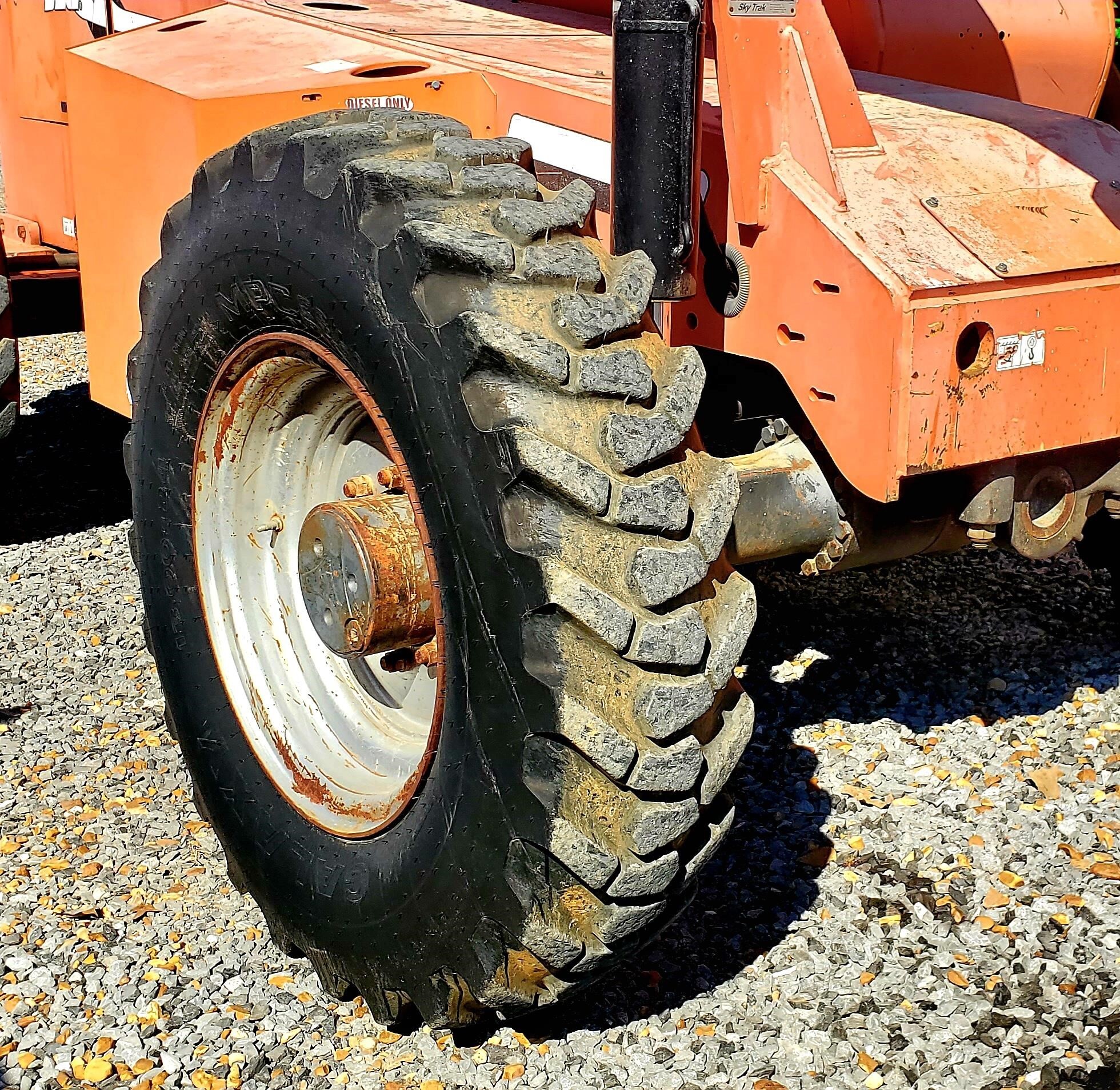  SkyTrak 6042 Telehandler