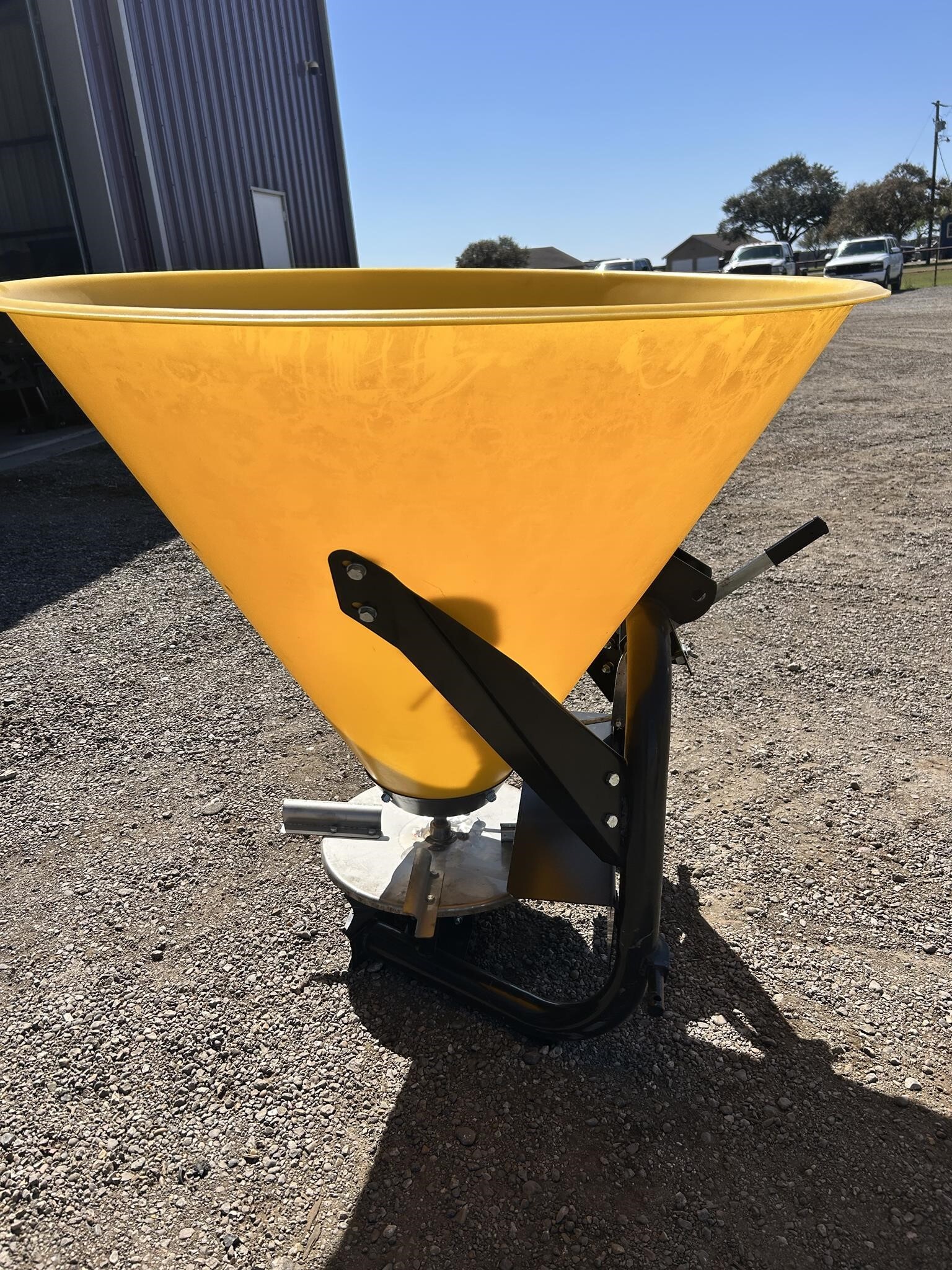 2025 Armstrong Ag SDRP5 Pull-Type Fertilizer Spreader