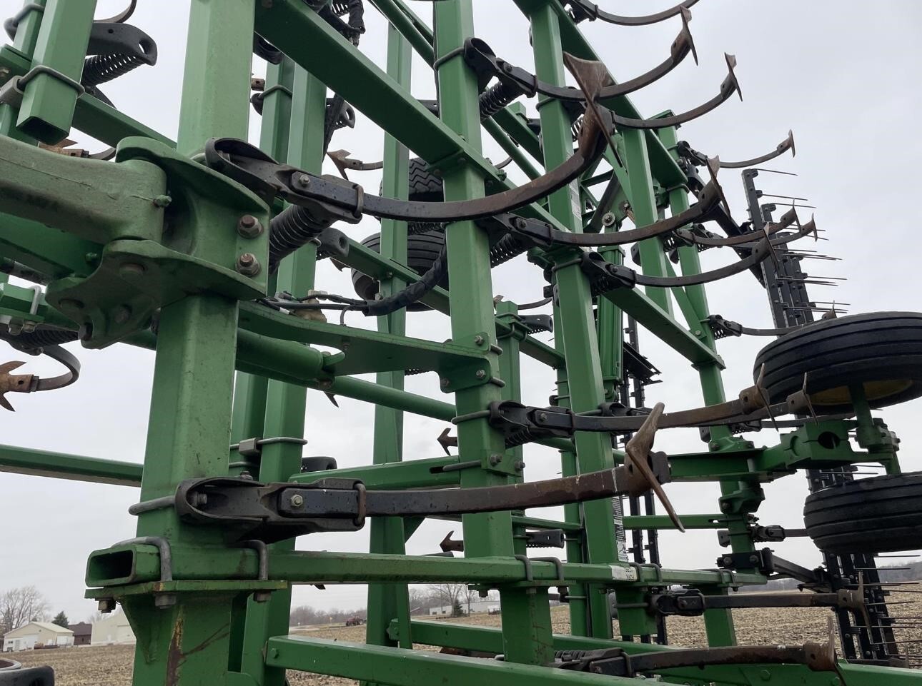 2010 John Deere 2210 Field Cultivator
