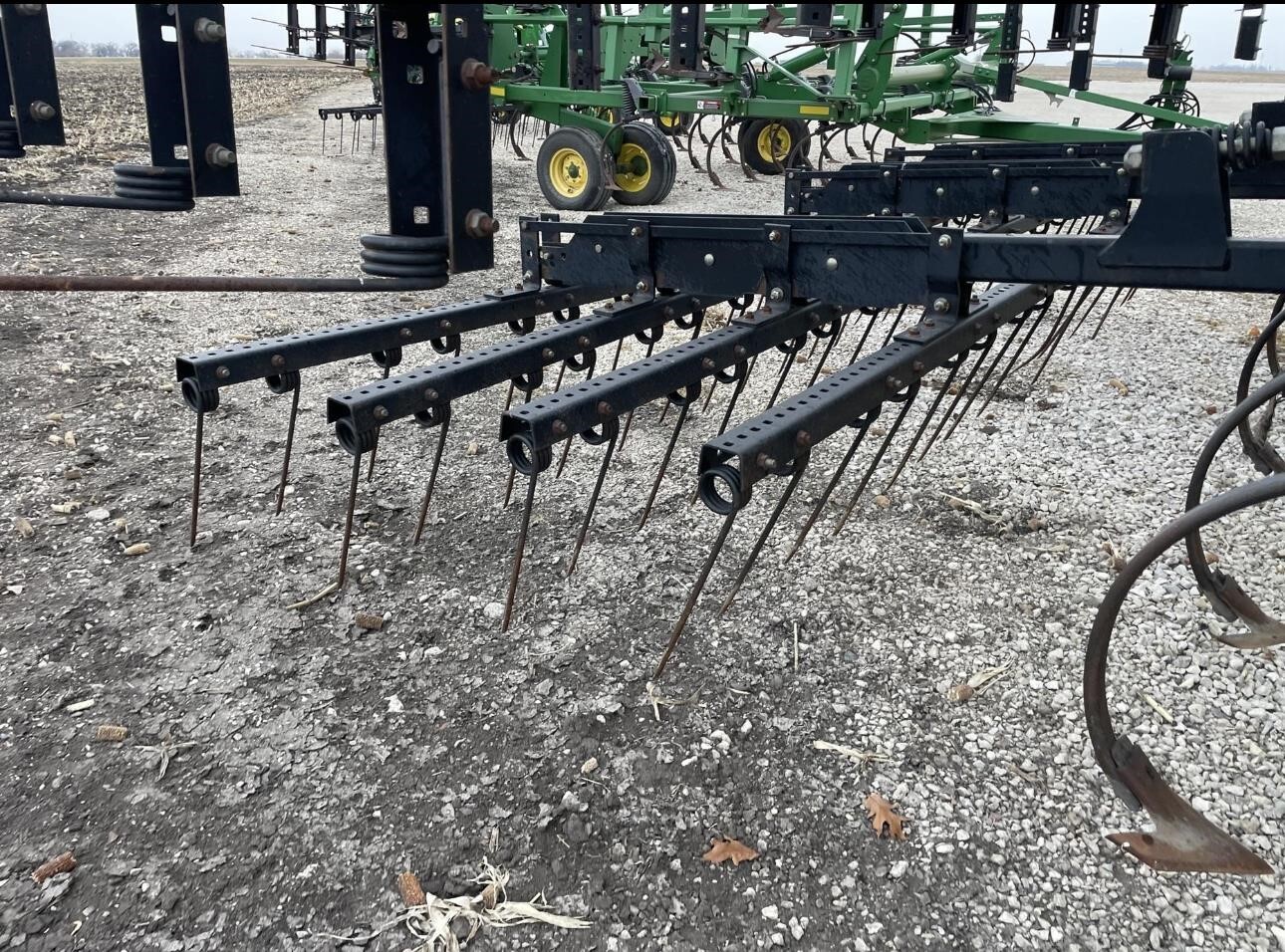 2010 John Deere 2210 Field Cultivator