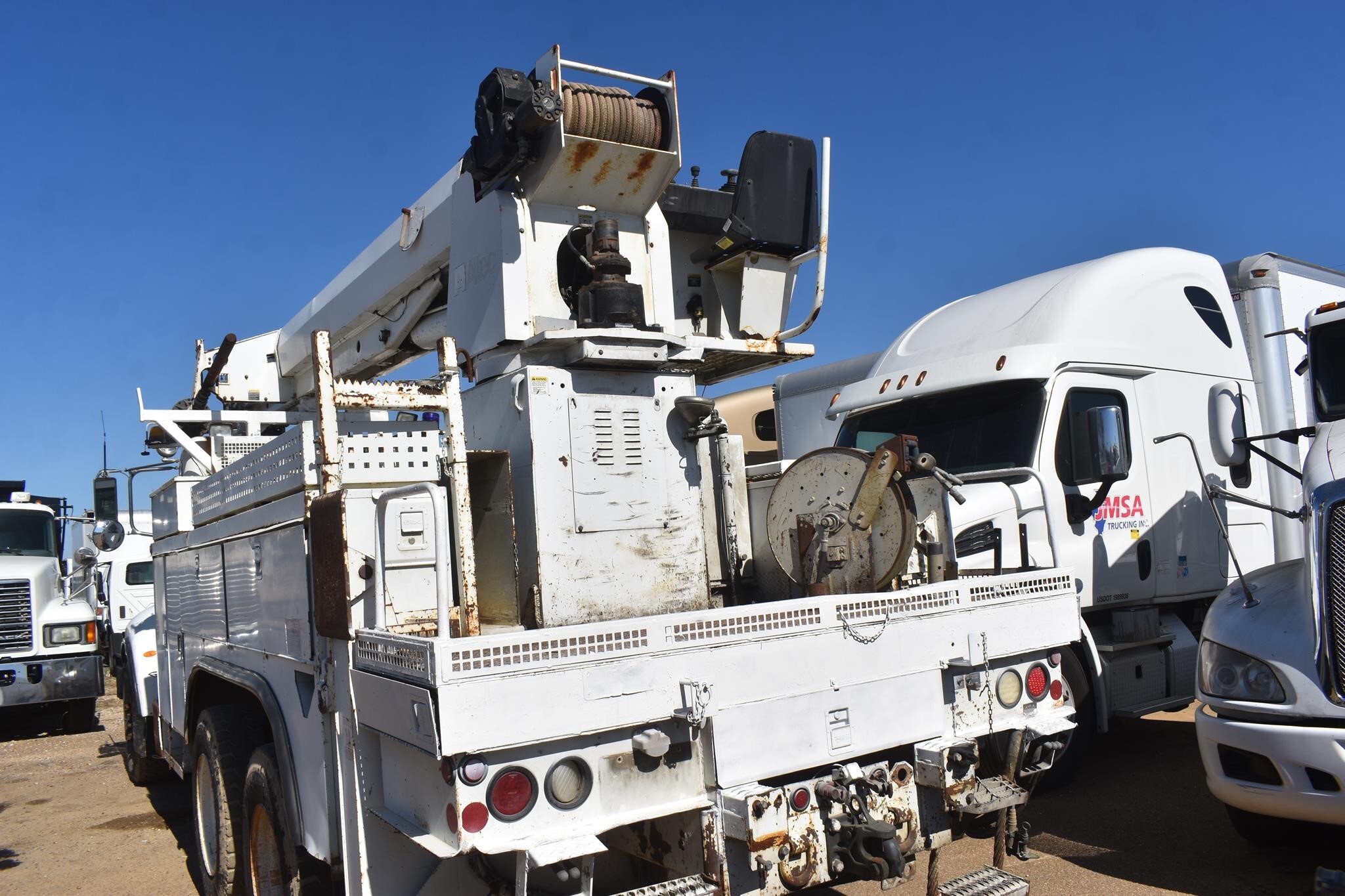 2006 Altec D2050TR Crane