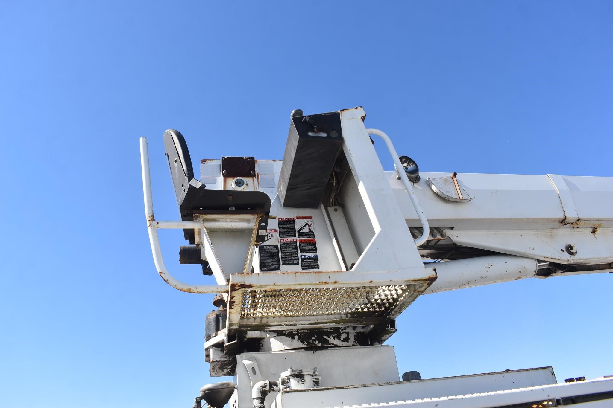 2006 Altec D2050TR Crane