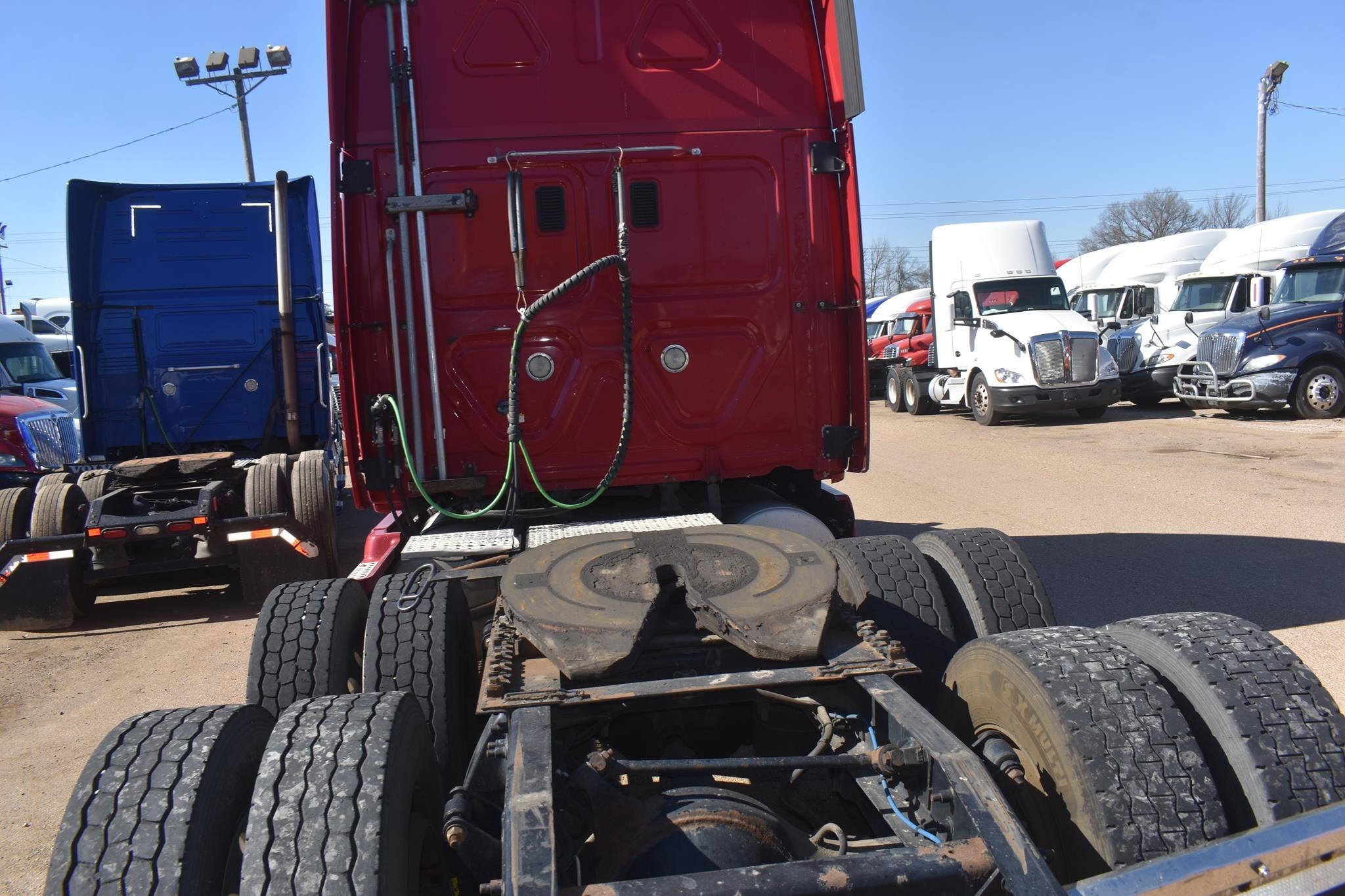 2013 Freightliner Cascadia 125 Semi Trucks/Trailer