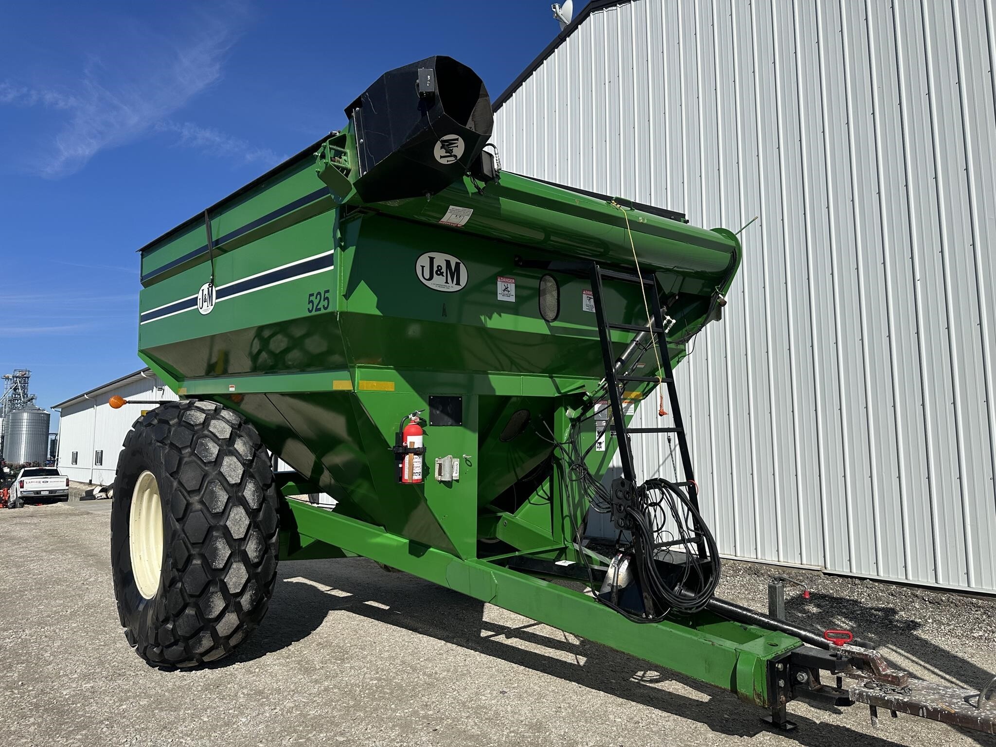  J&M 525-14 Grain Cart