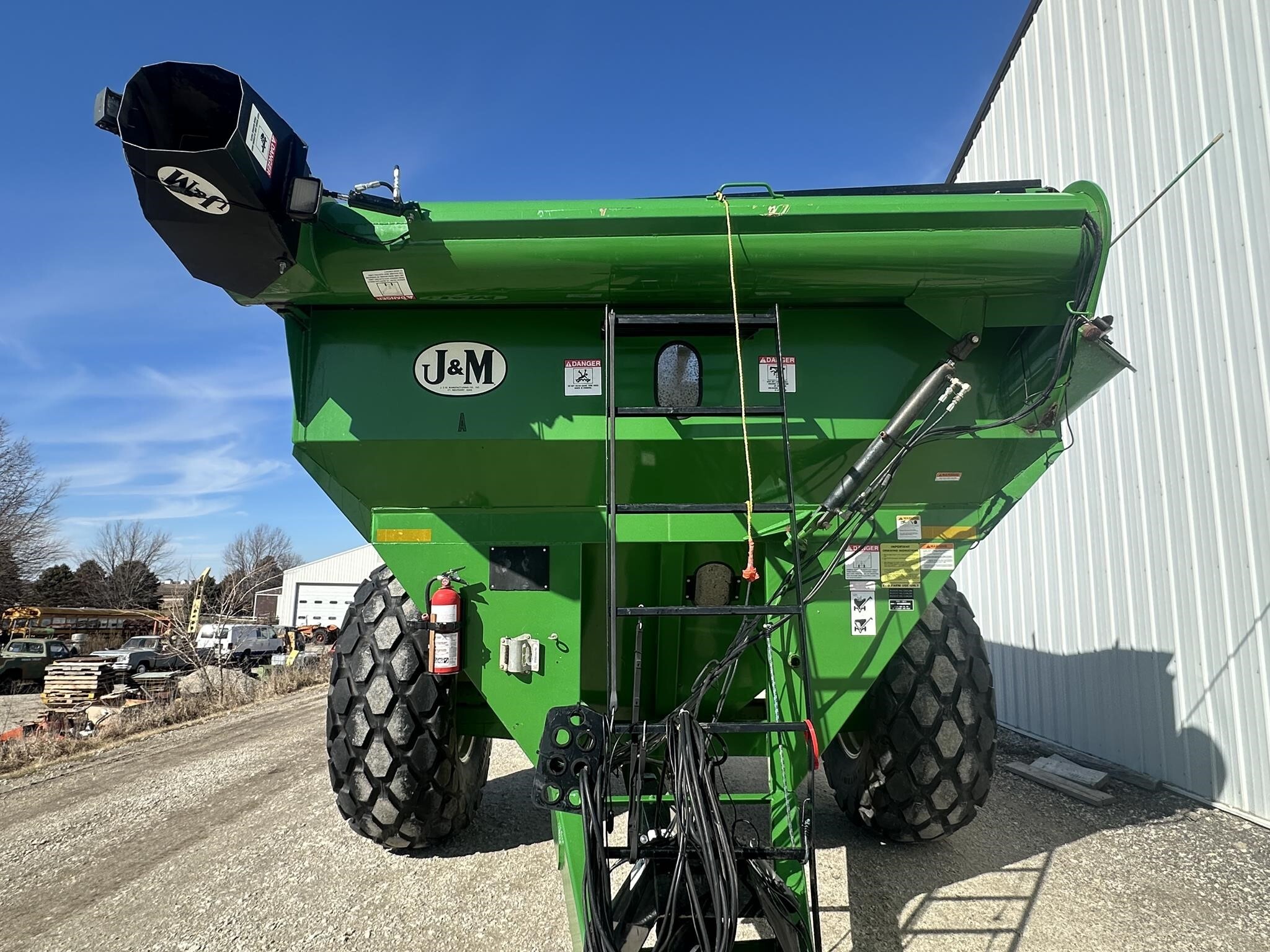  J&M 525-14 Grain Cart