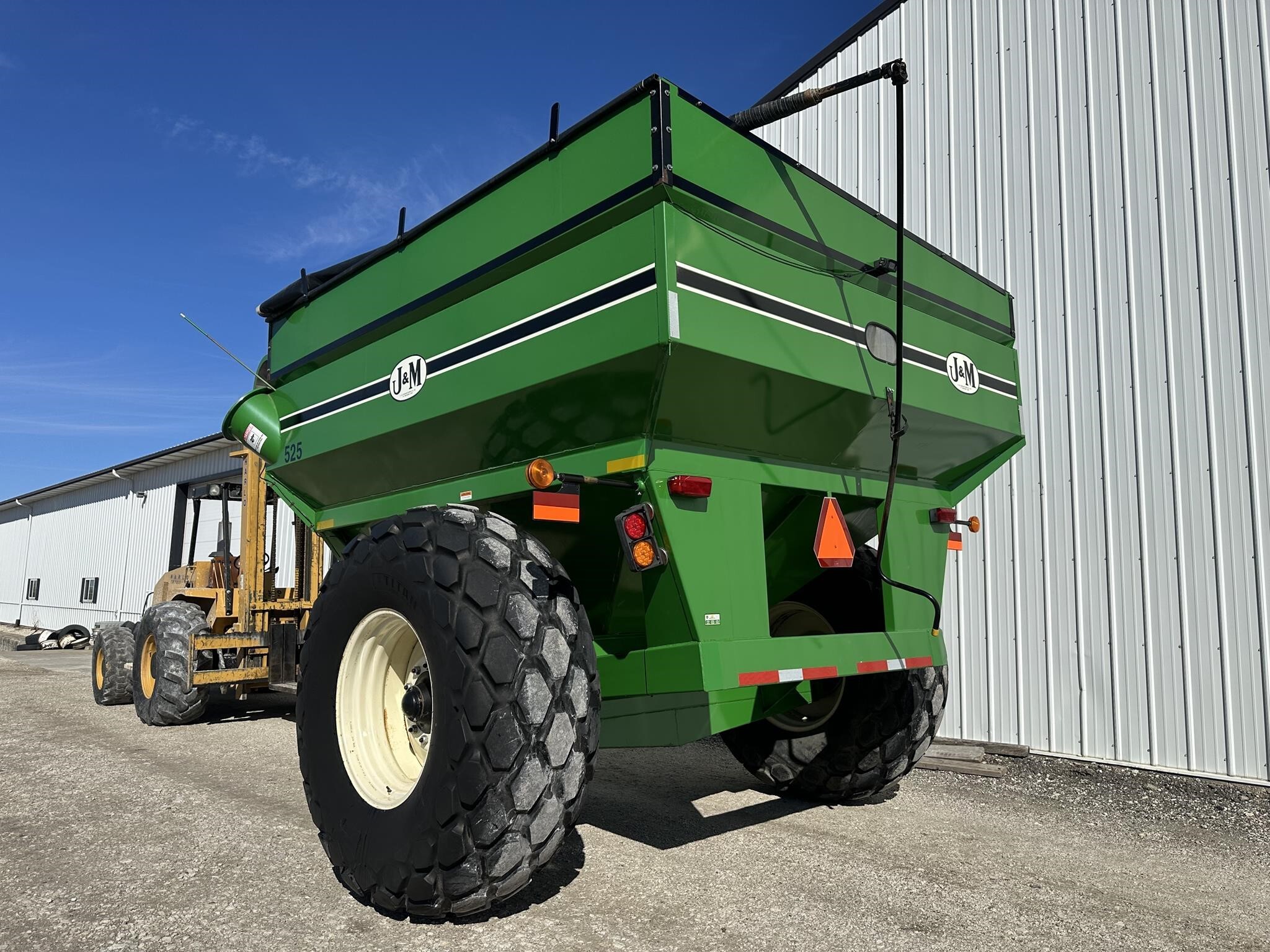  J&M 525-14 Grain Cart