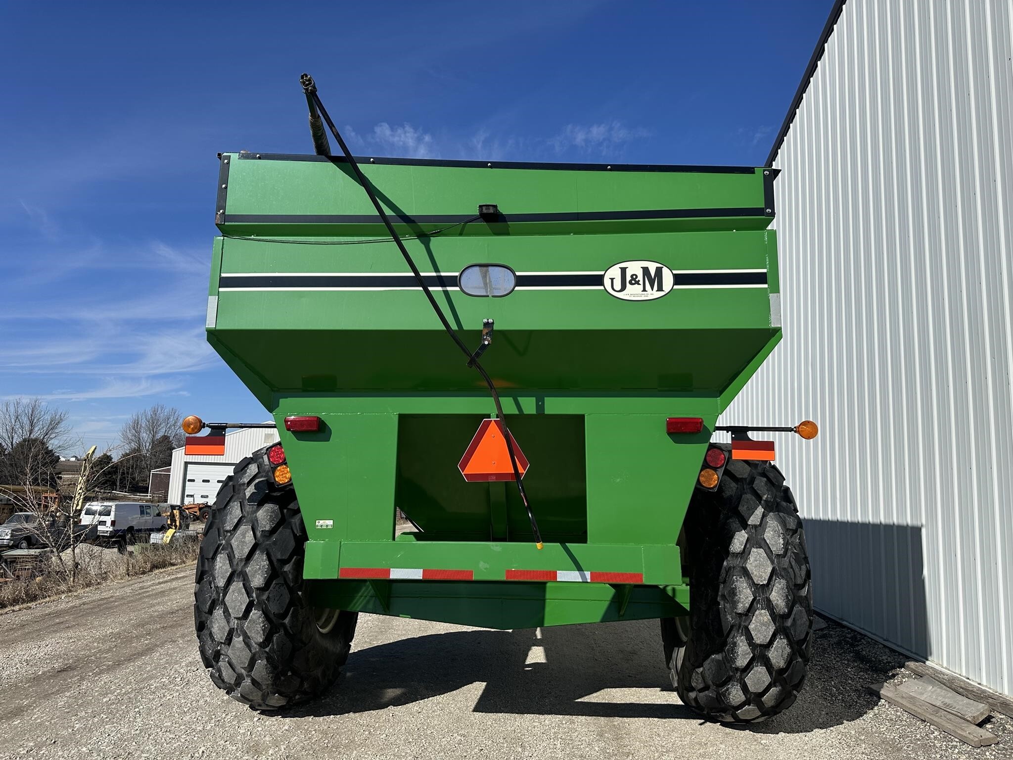  J&M 525-14 Grain Cart