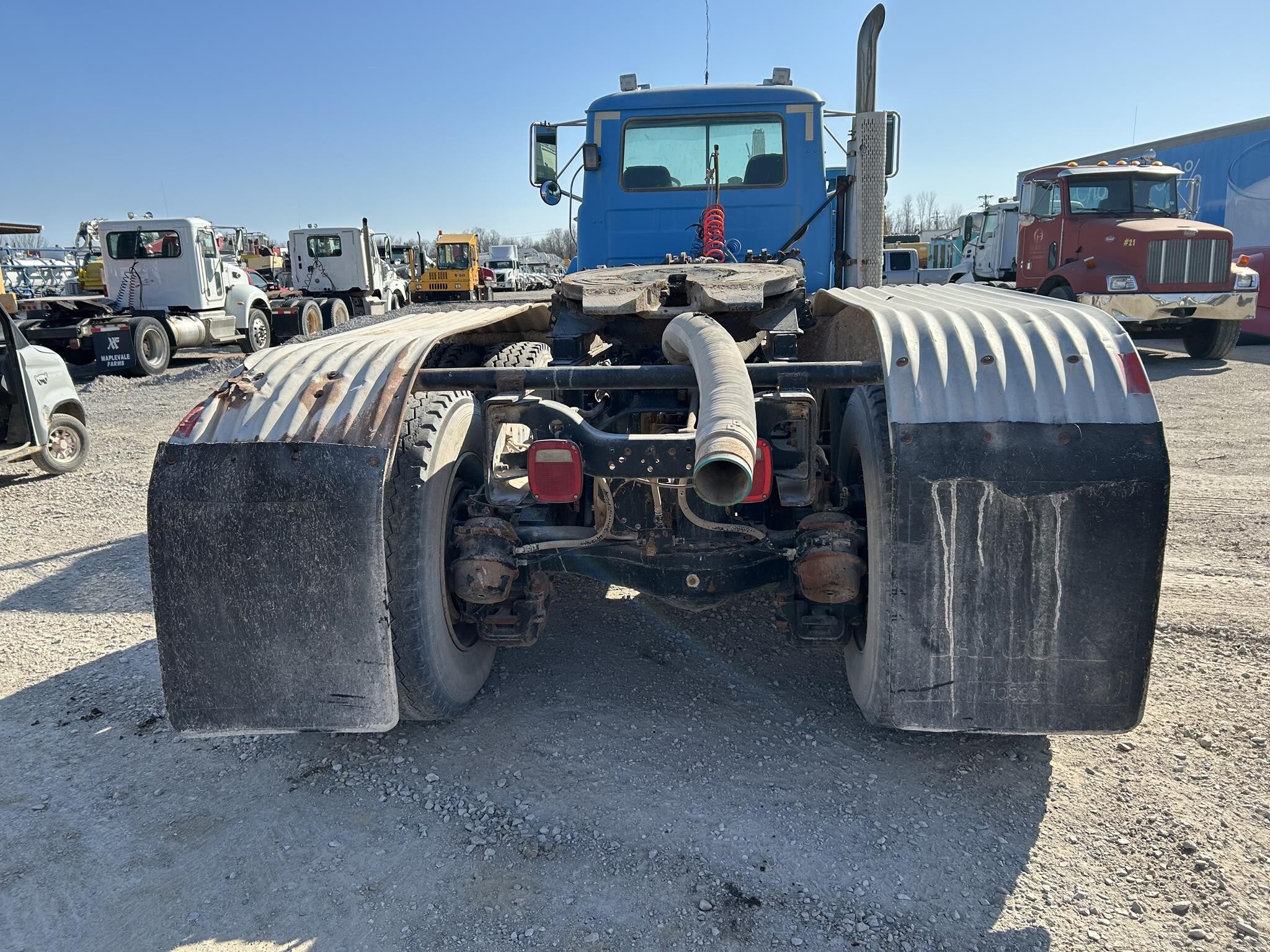 1998 Mack RD688S Semi Trucks/Trailer