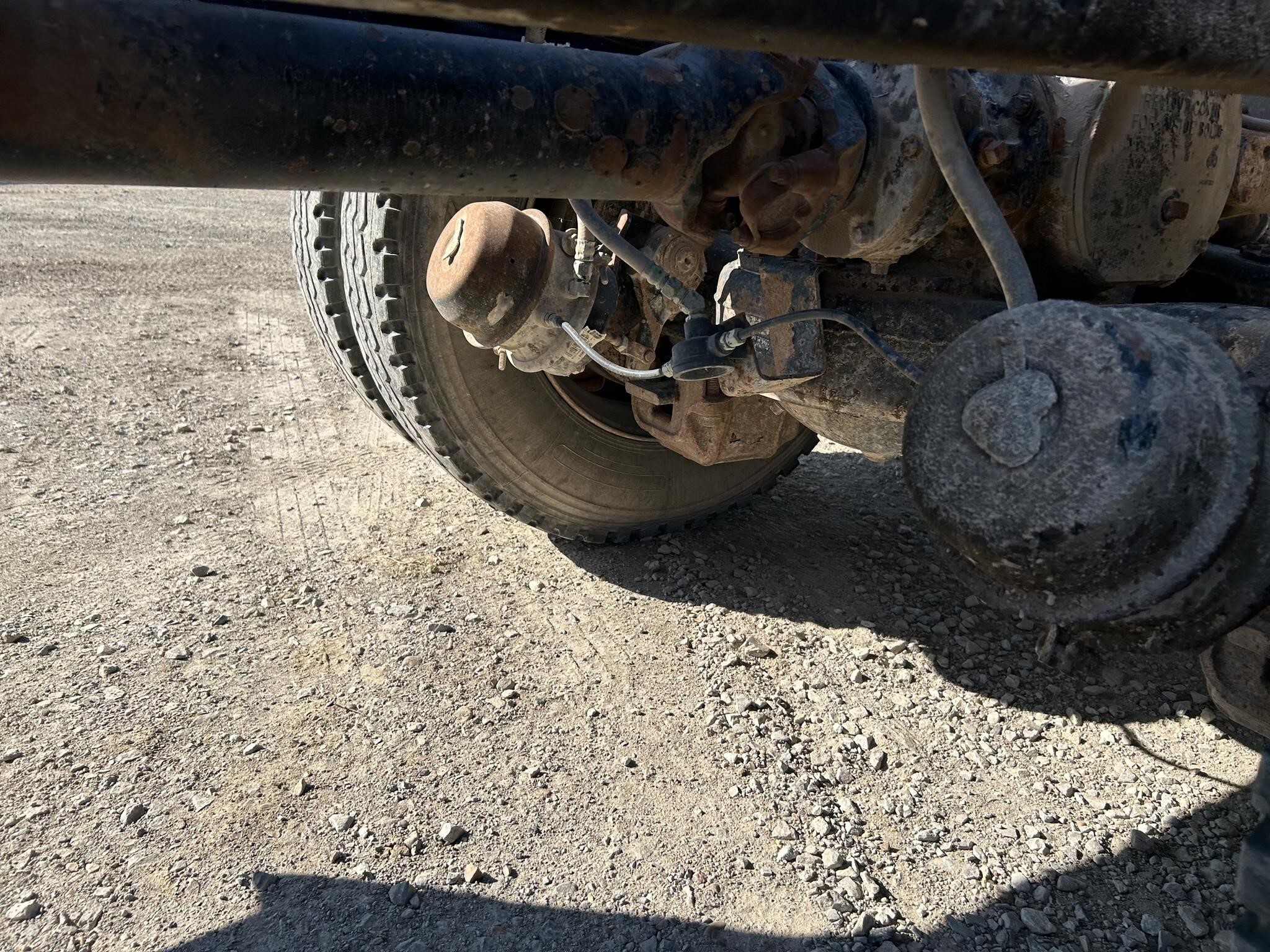 1998 Mack RD688S Semi Trucks/Trailer