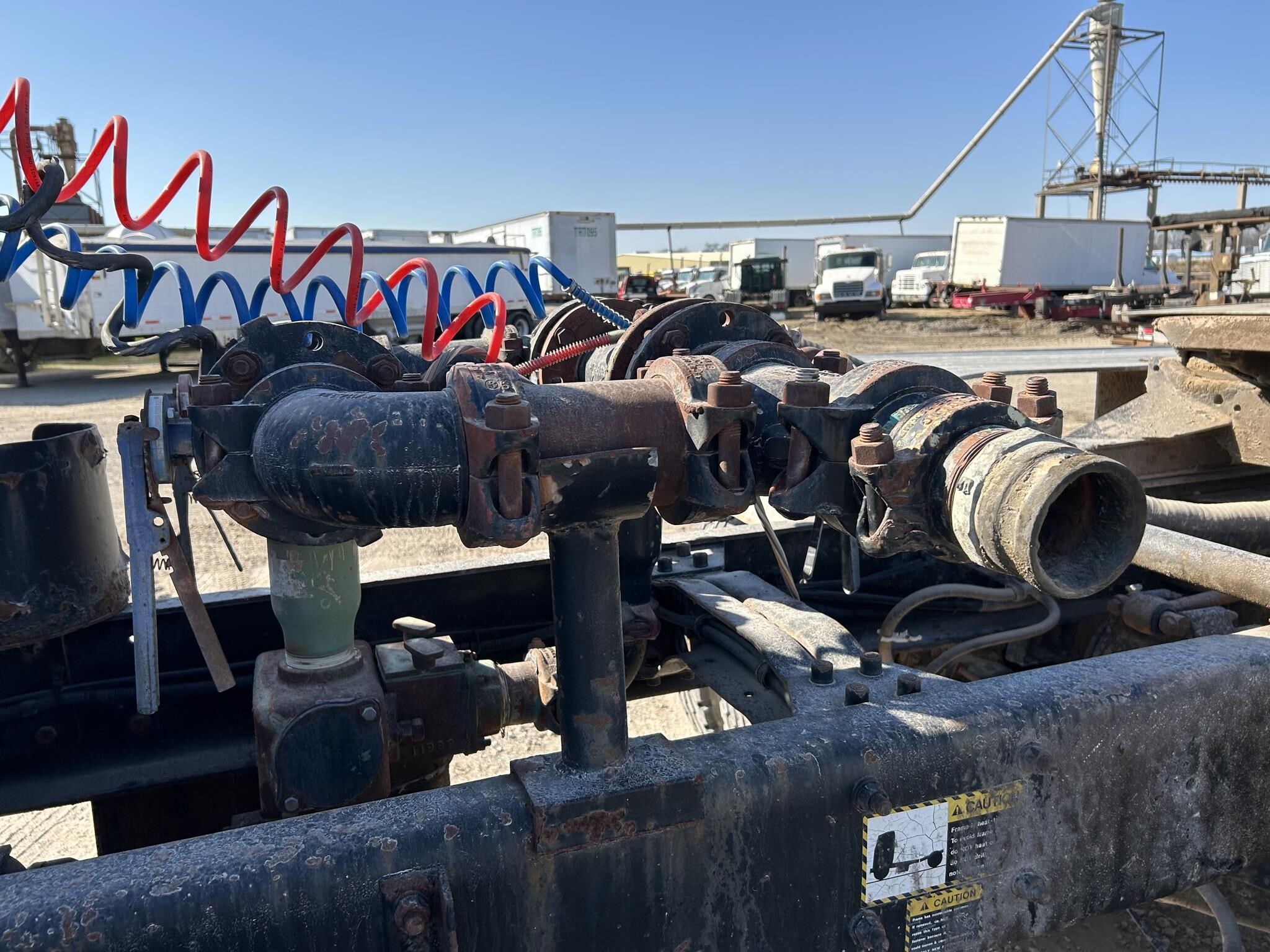 1998 Mack RD688S Semi Trucks/Trailer