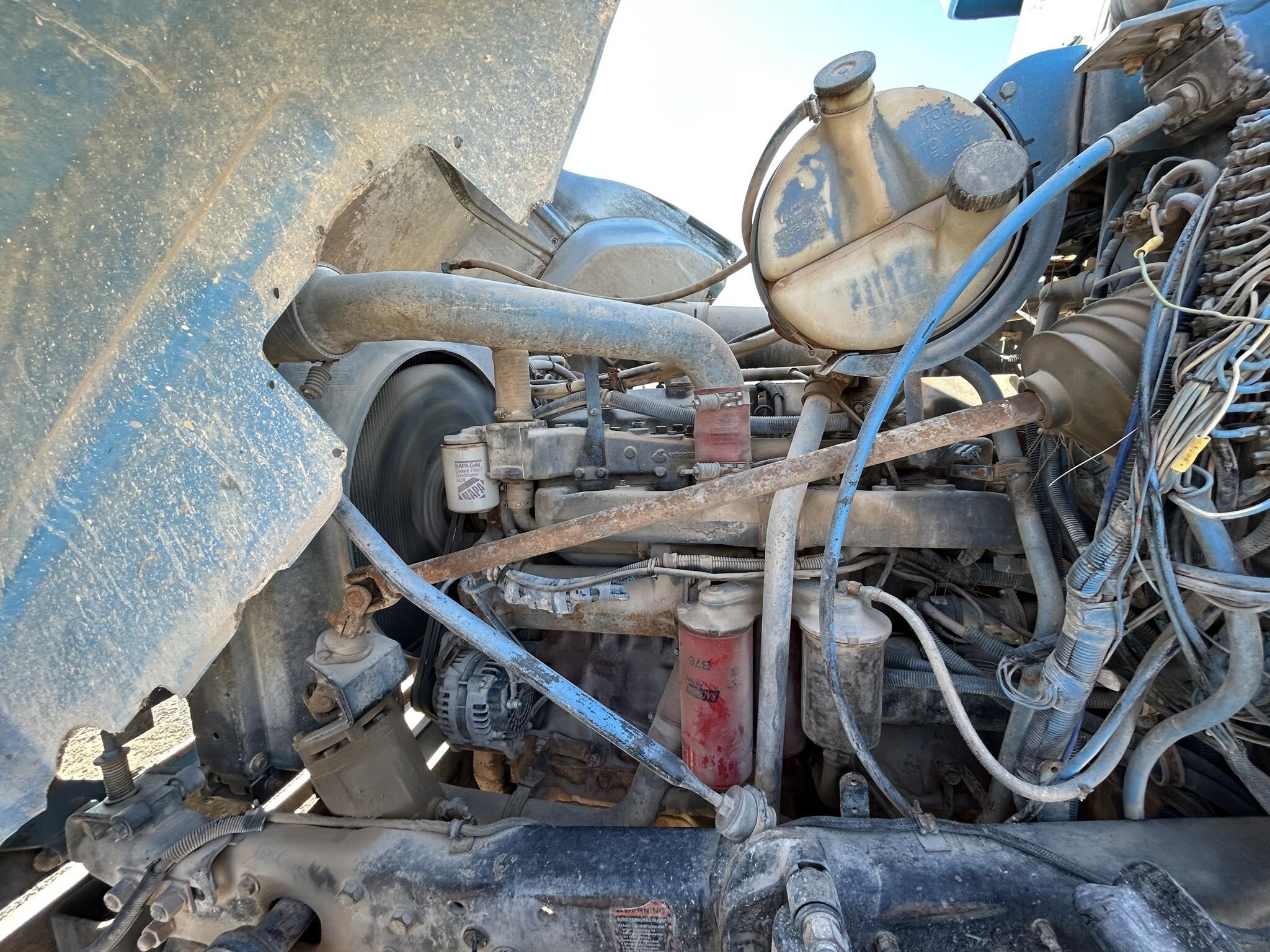 1998 Mack RD688S Semi Trucks/Trailer