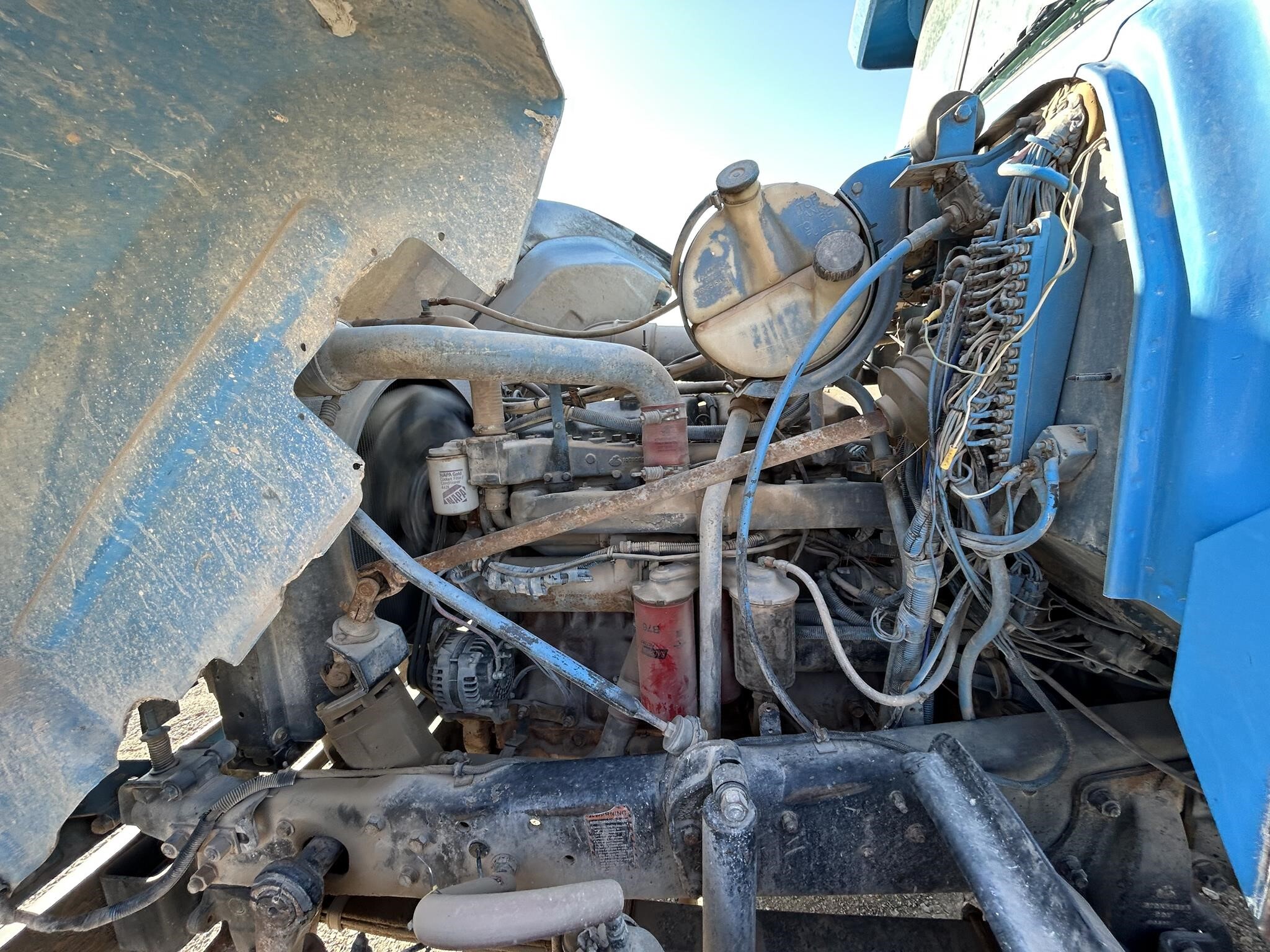 1998 Mack RD688S Semi Trucks/Trailer