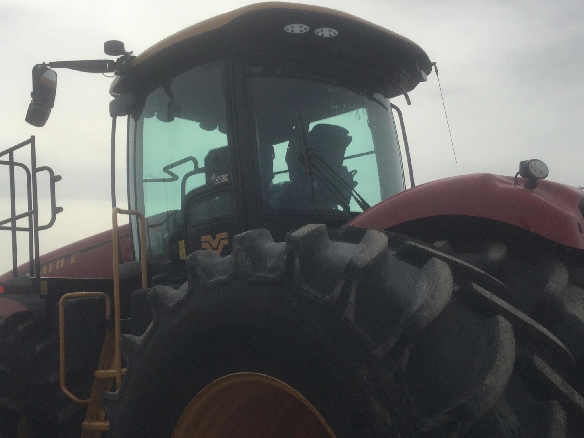 2025 Versatile 580 Tractor