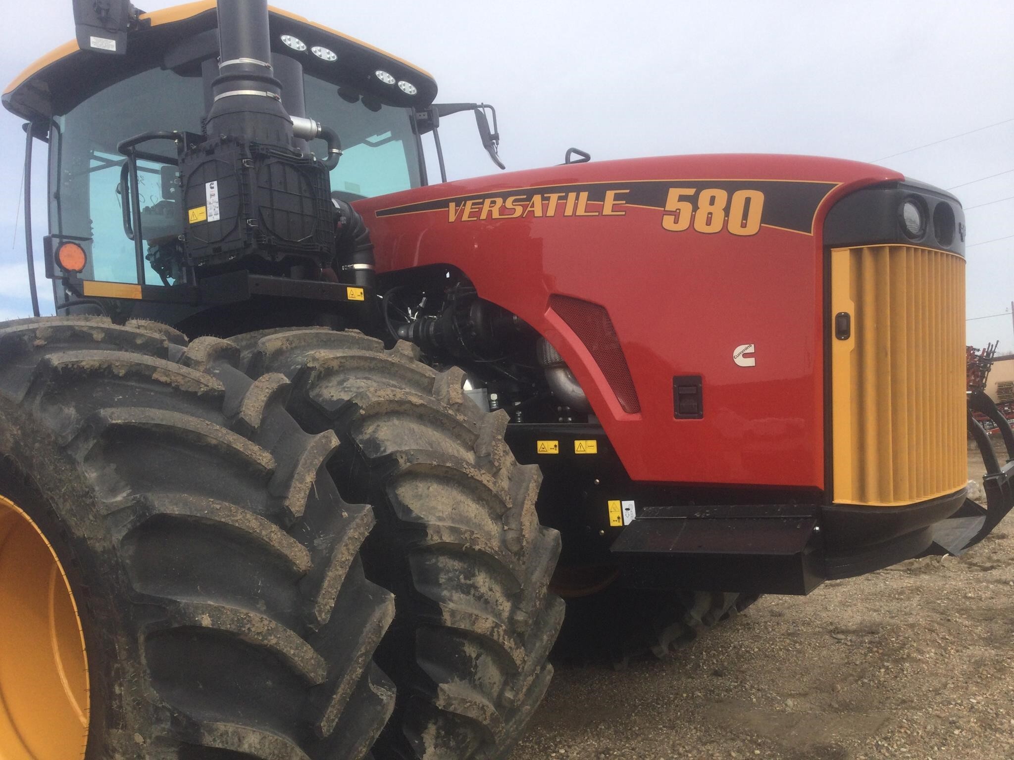 2025 Versatile 580 Tractor