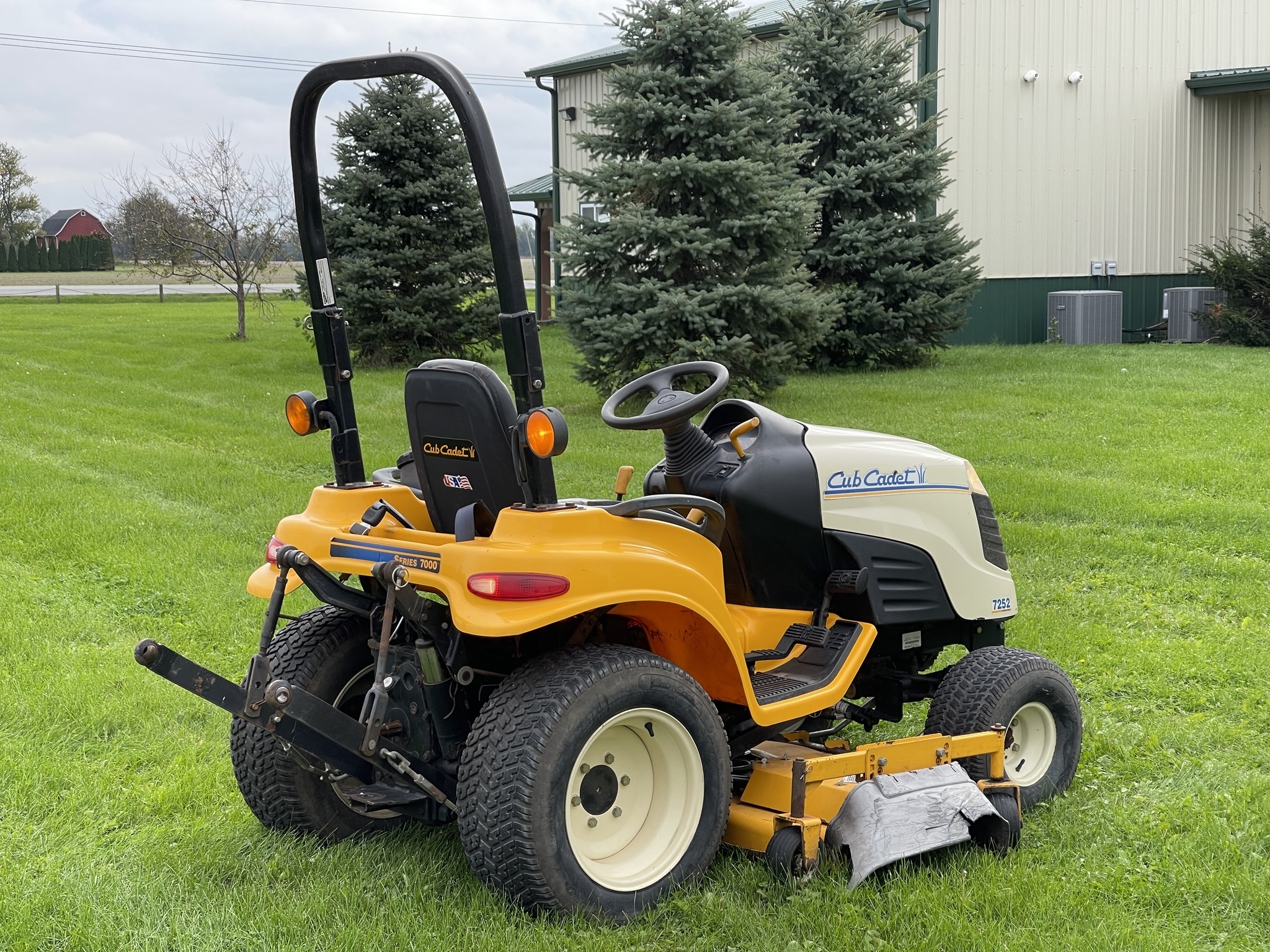 2003 Cub Cadet 7252 Tractor