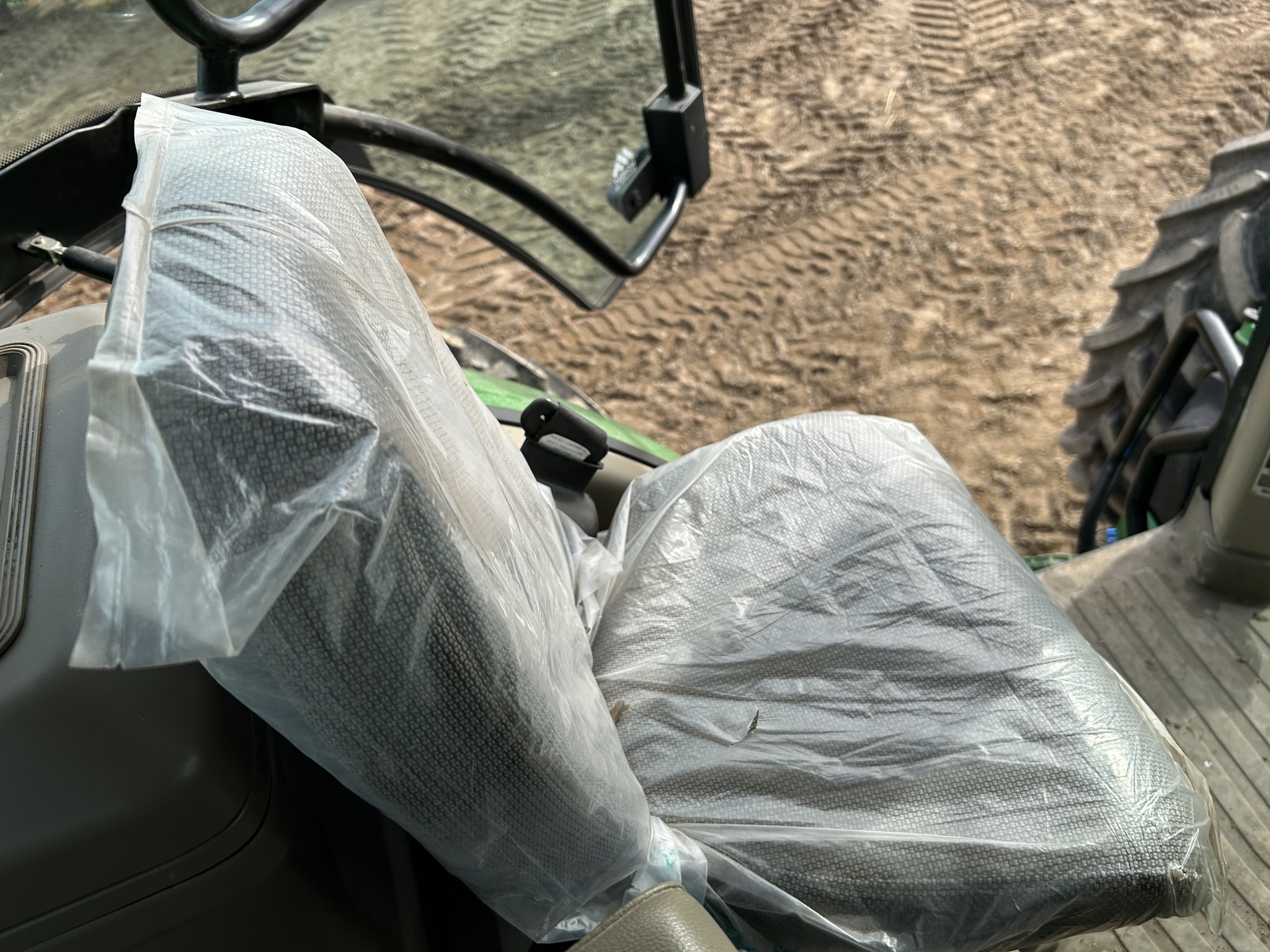 2024 John Deere 8R 370 Tractor