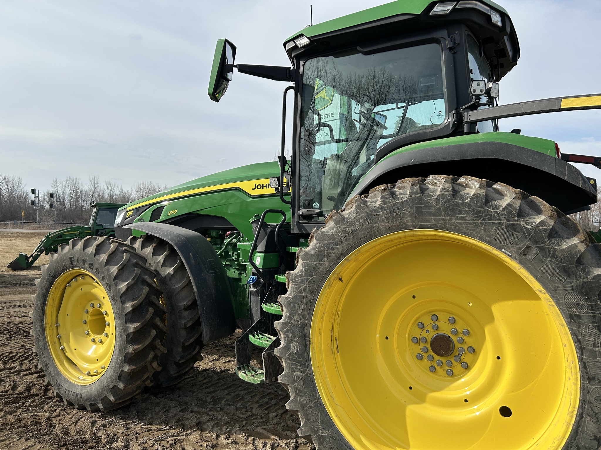 2024 John Deere 8R 370 Tractor