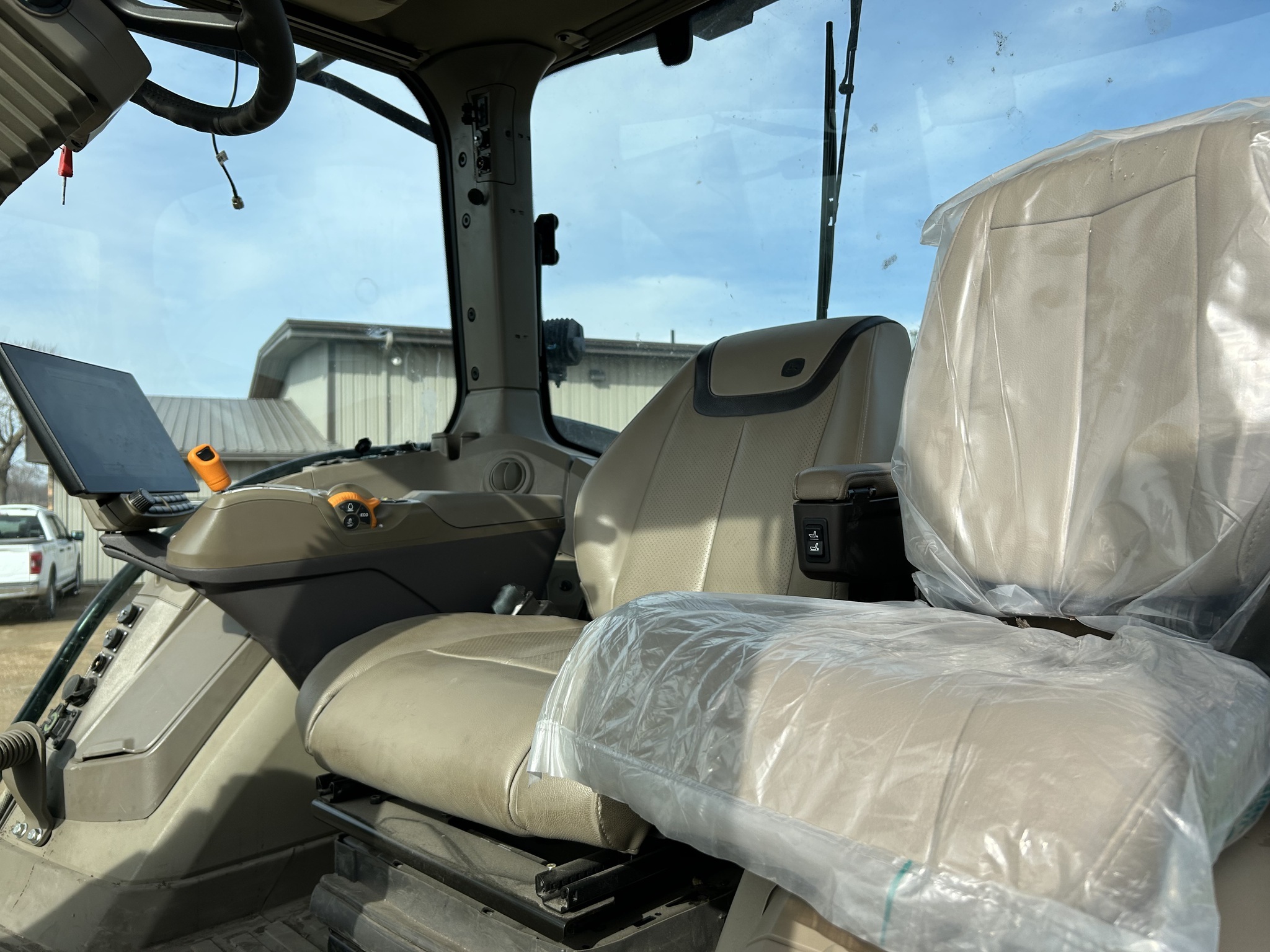 2024 John Deere 8R 370 Tractor